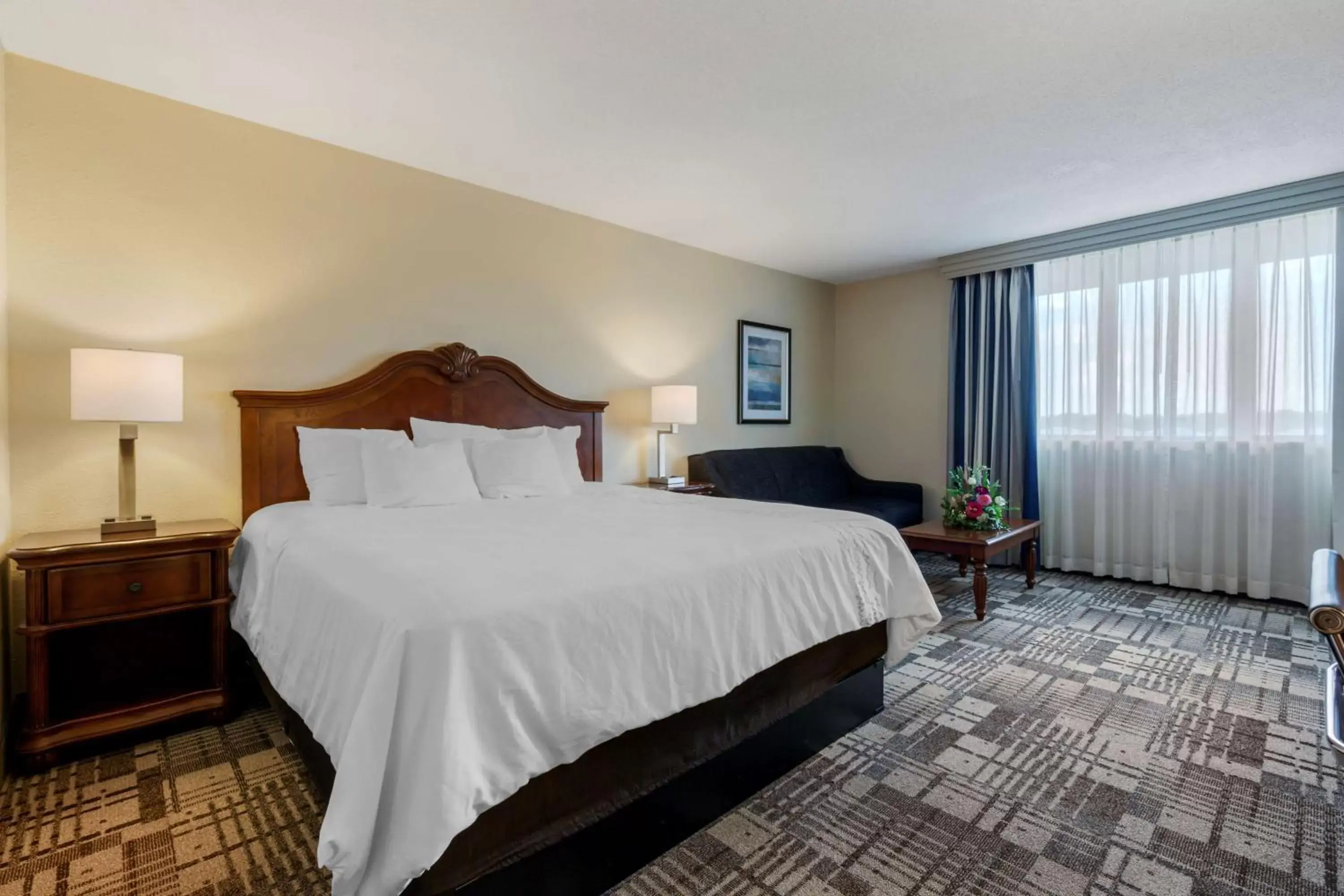 Bedroom, Bed in Best Western Plus Dubuque Hotel and Conference Center