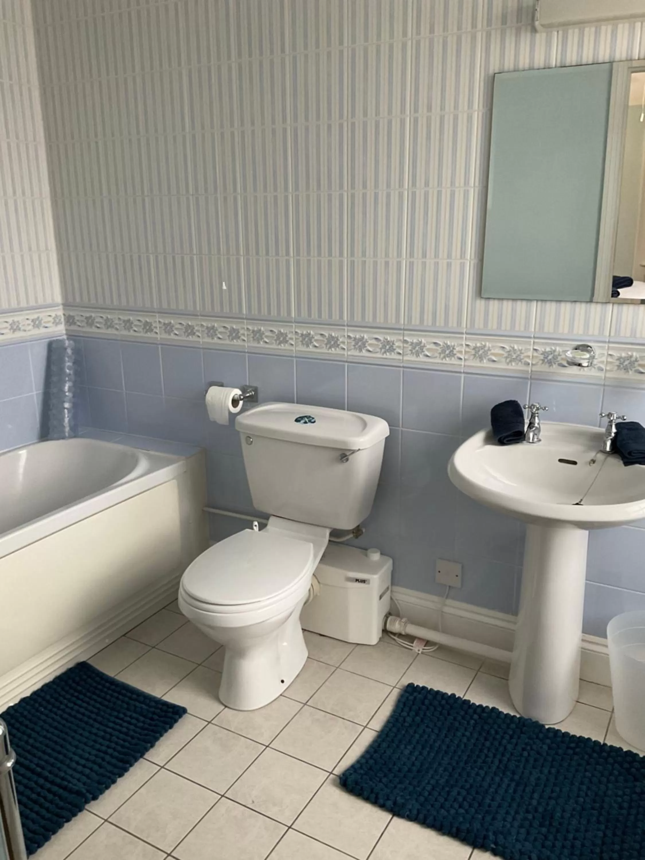 Bathroom in No 52 bed and breakfast