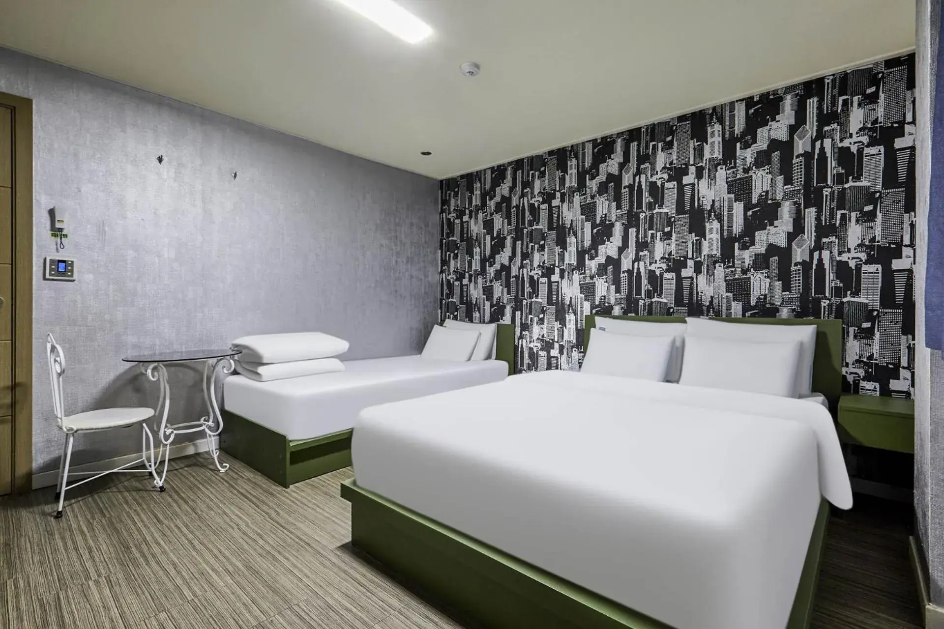 Deluxe Twin Room in Suwon Galleria Hotel