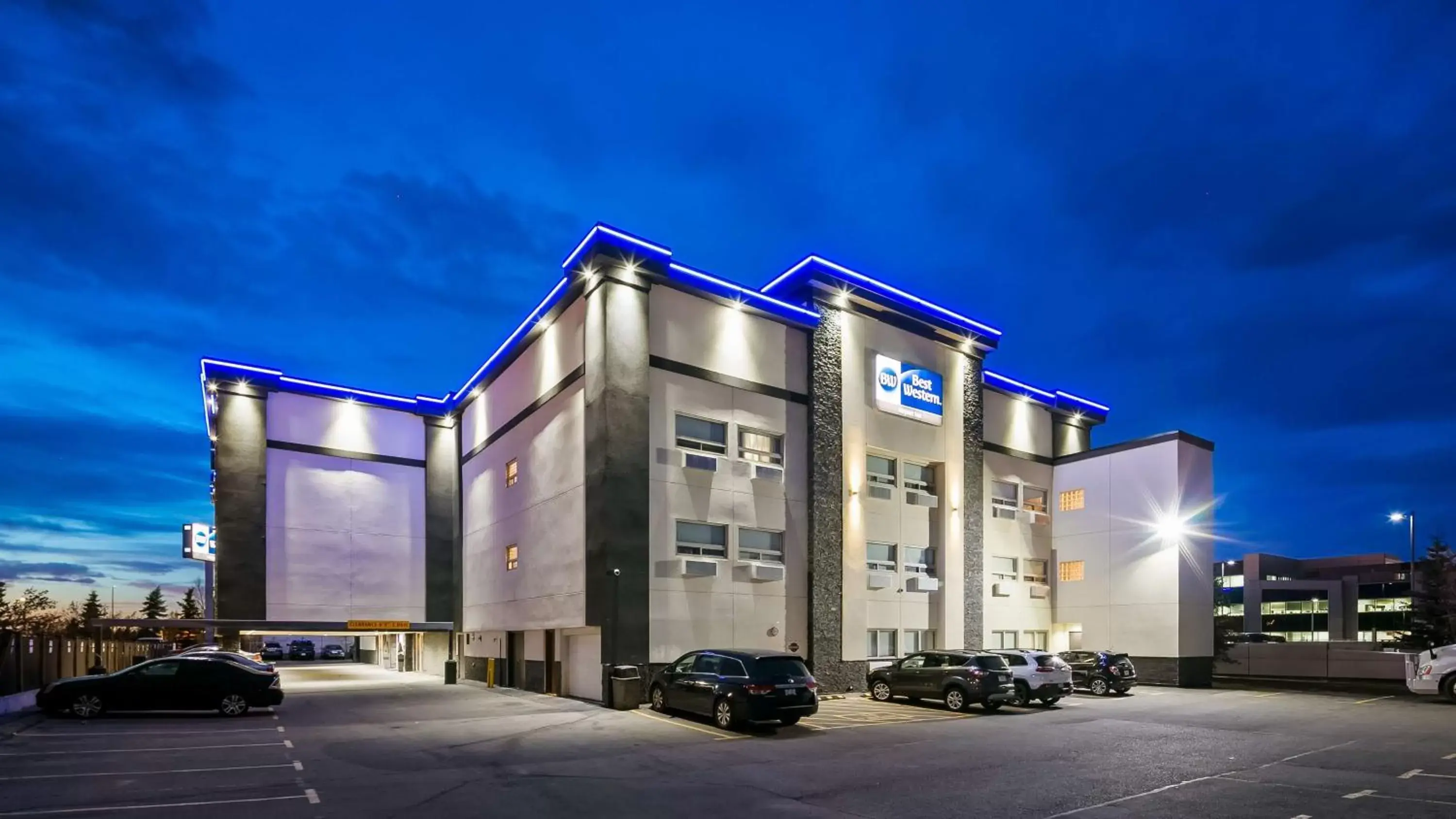 Property building in Best Western Airport Inn Property building in Best Western Airport Inn