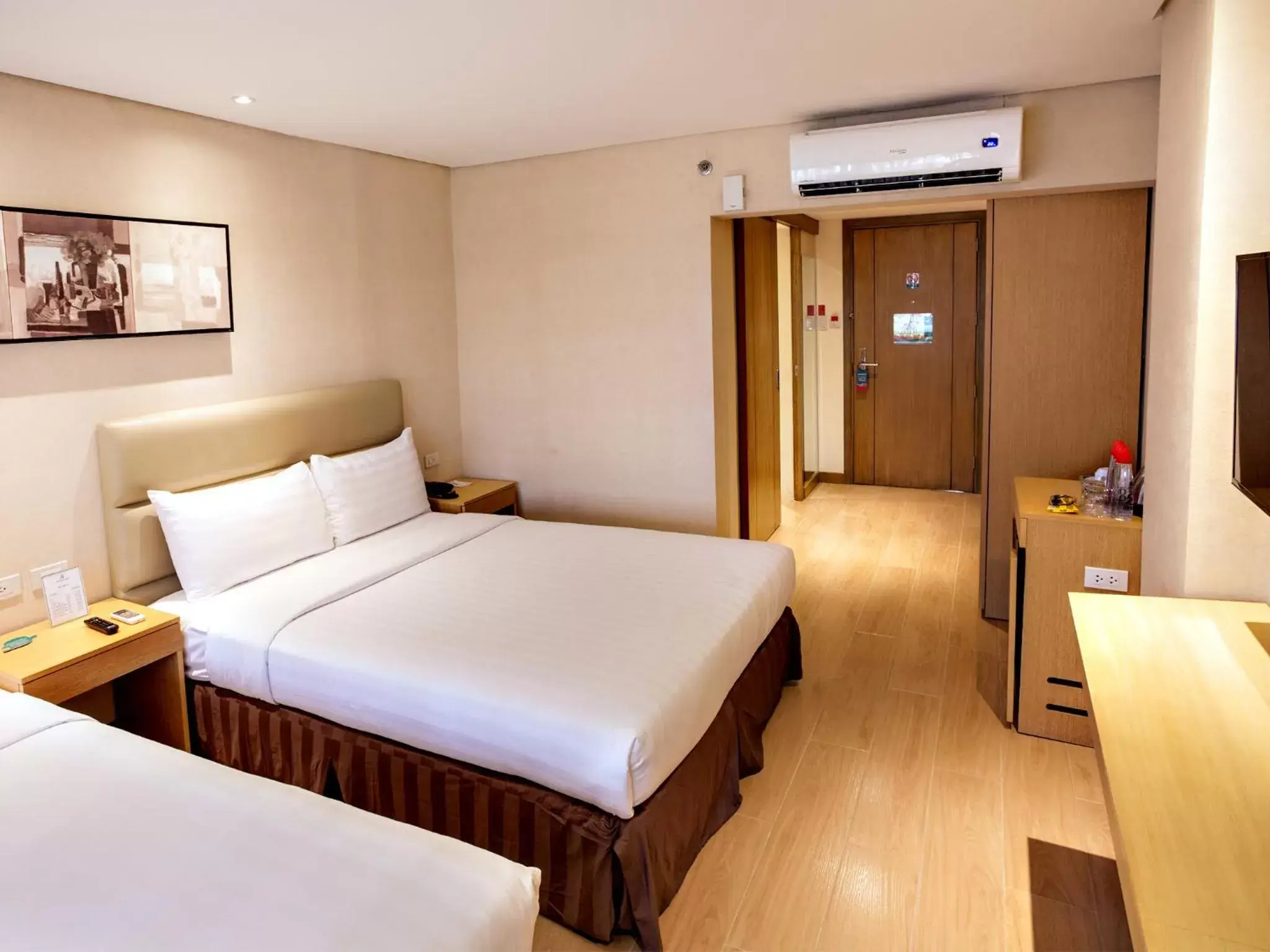 Photo of the whole room, Bed in Jinjiang Inn - Ortigas