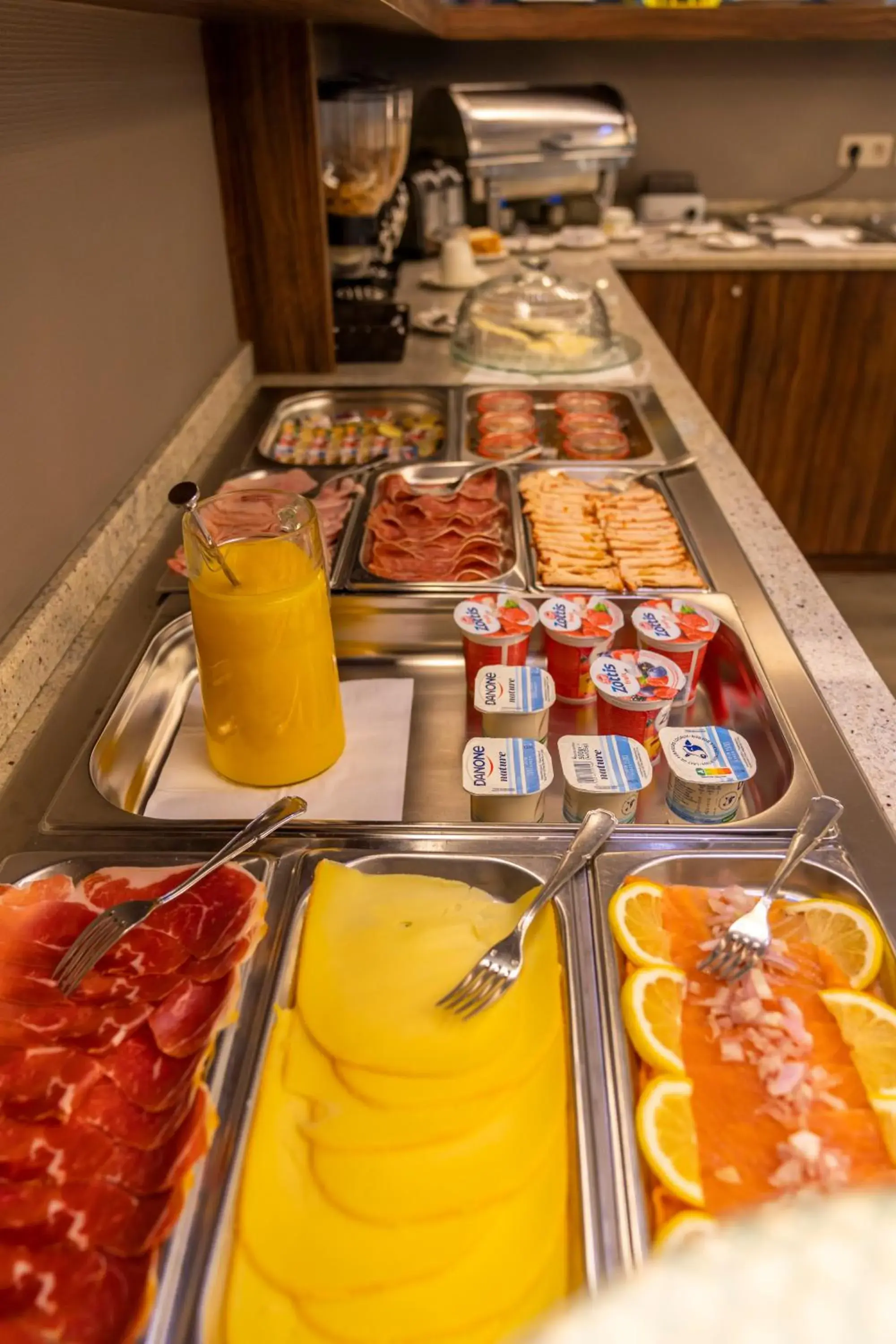 Breakfast, Food in Hotel Ambiotel