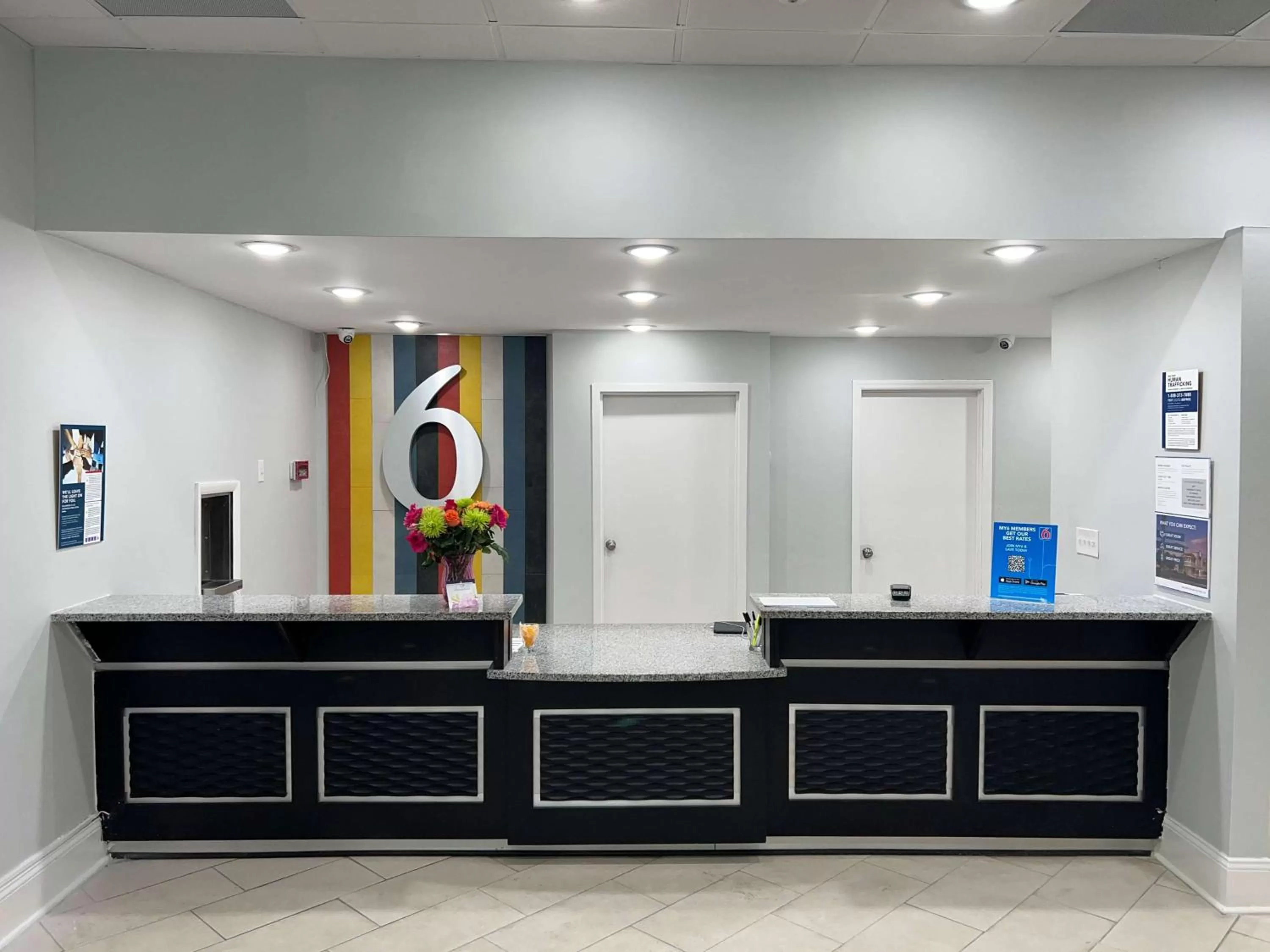 Lobby or reception in Motel 6 West Columbia SC Airport