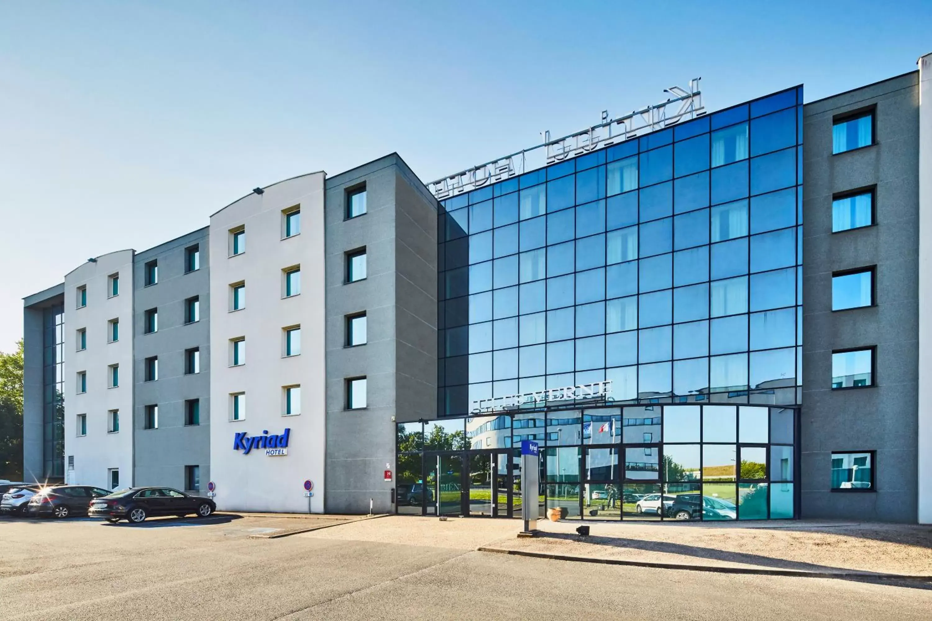 Property building in Kyriad Poitiers Jules Verne Site du Futuroscope Property building in Kyriad Poitiers Jules Verne Site du Futuroscope