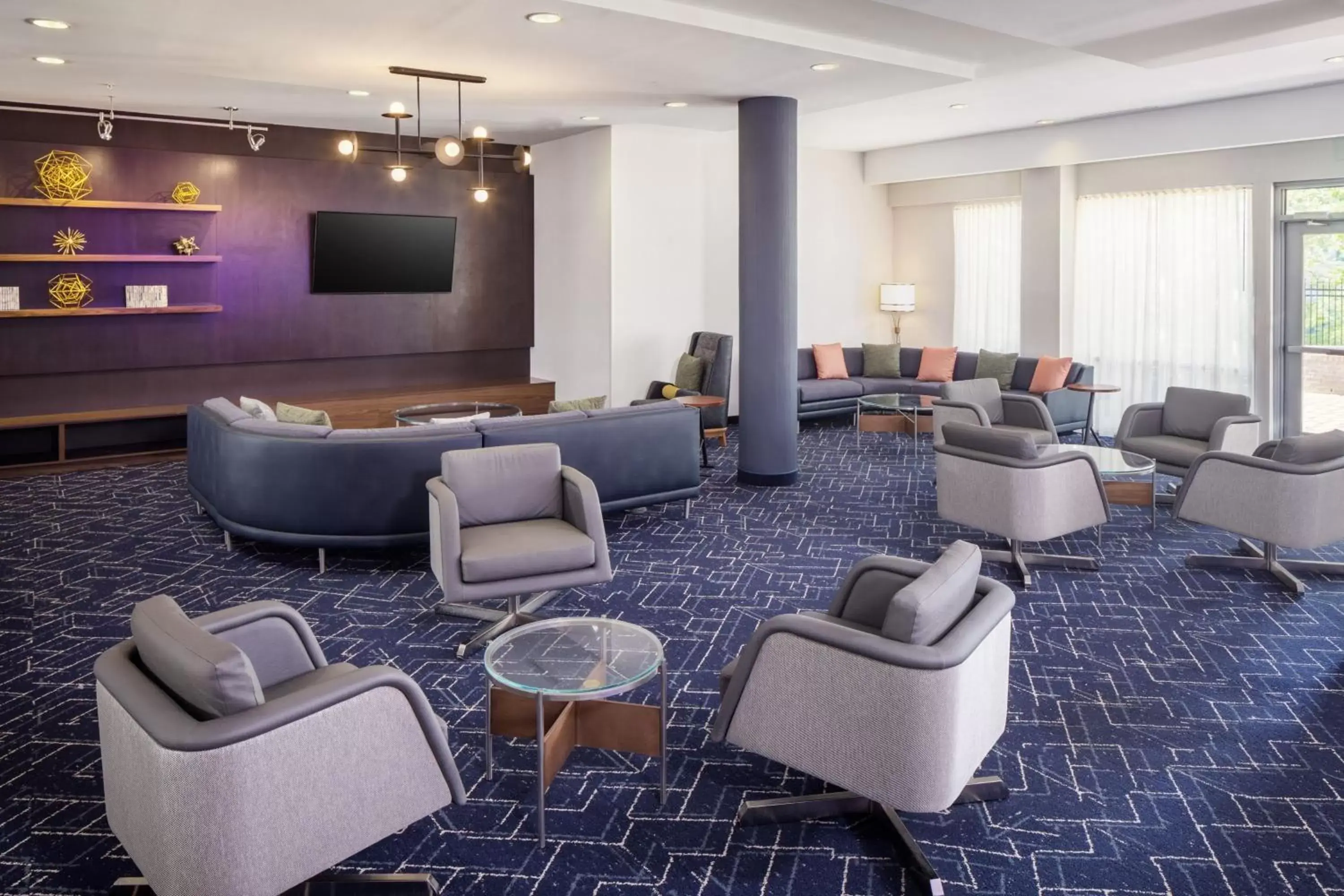 Lobby or reception, Lounge/Bar in Courtyard by Marriott Charleston Downtown/Civic Center