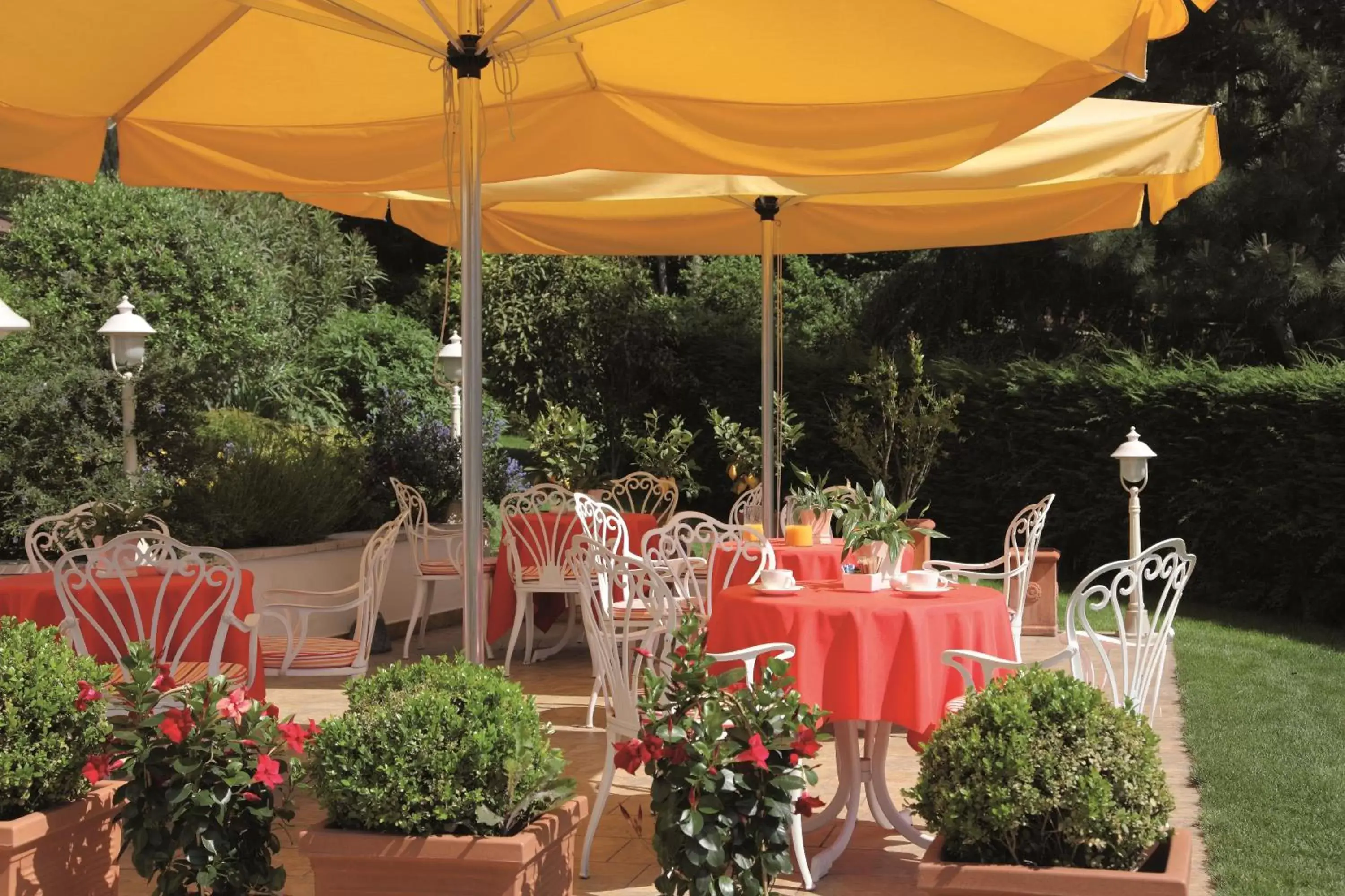 Garden, Restaurant/Places to Eat in Hotel Sonnenburg