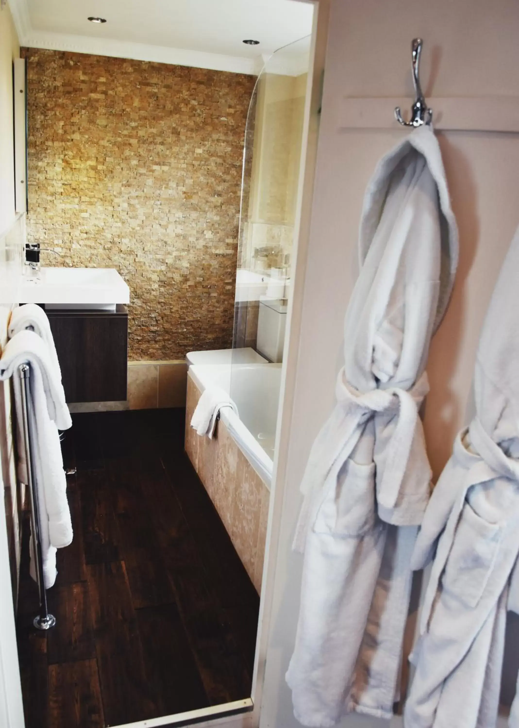 Shower, Bathroom in The Lookout Rye