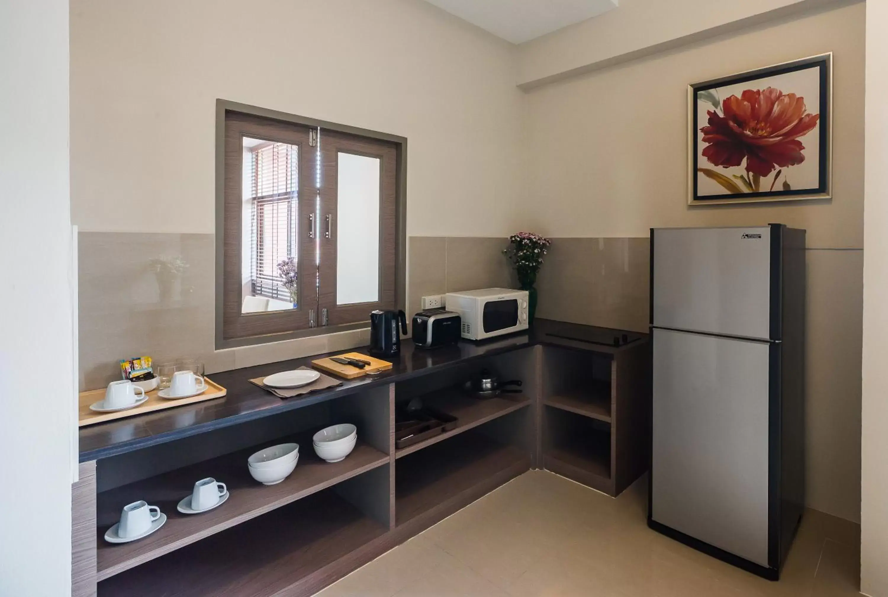 Kitchen or kitchenette, Kitchen/Kitchenette in Asoke Residence Sukhumvit by UHG