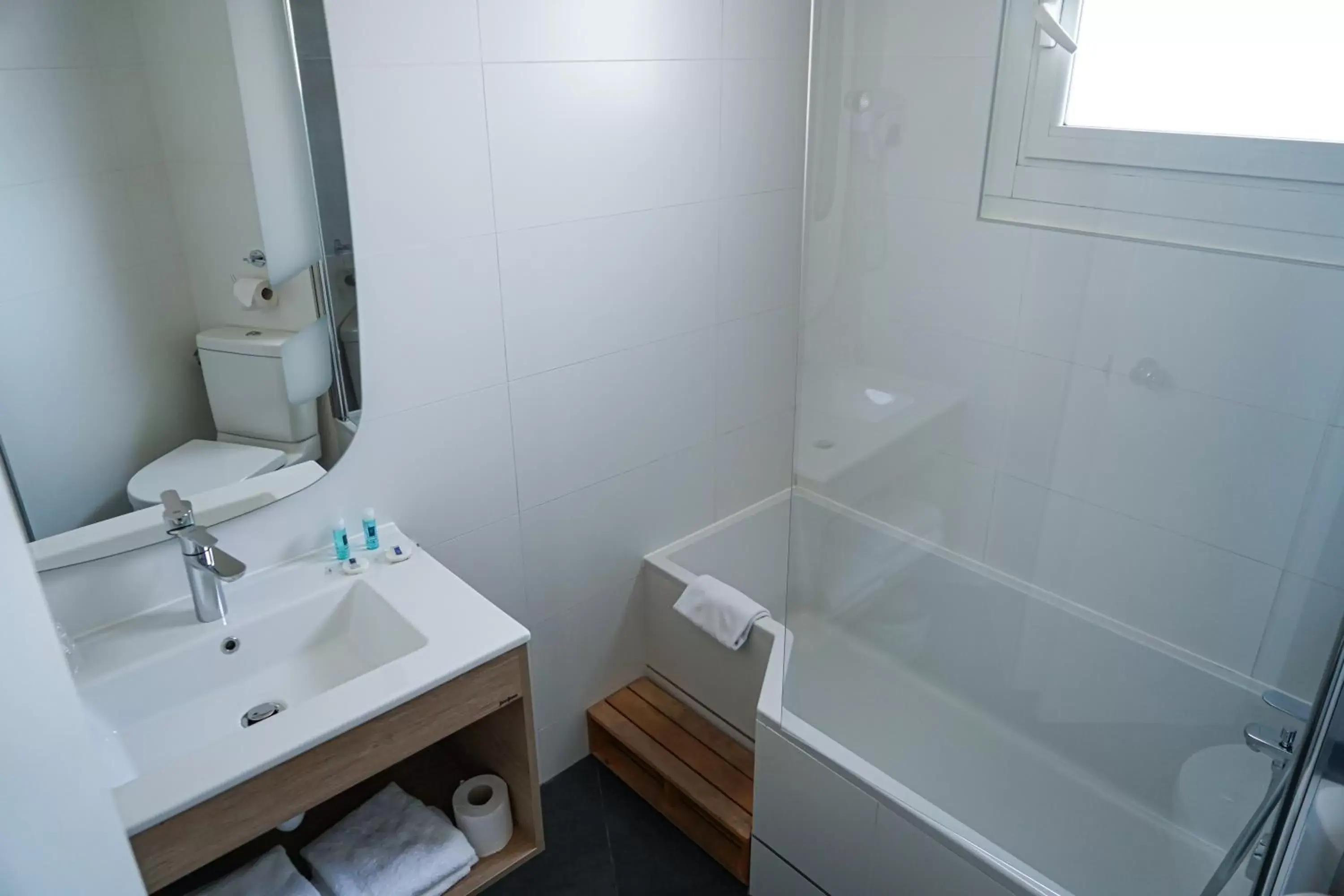 Toilet, Bathroom in ibis Styles Marseille Centre Prado Castellane