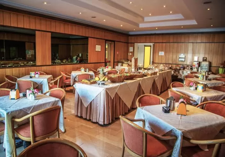 Restaurant/places to eat in Hotel Fortuna