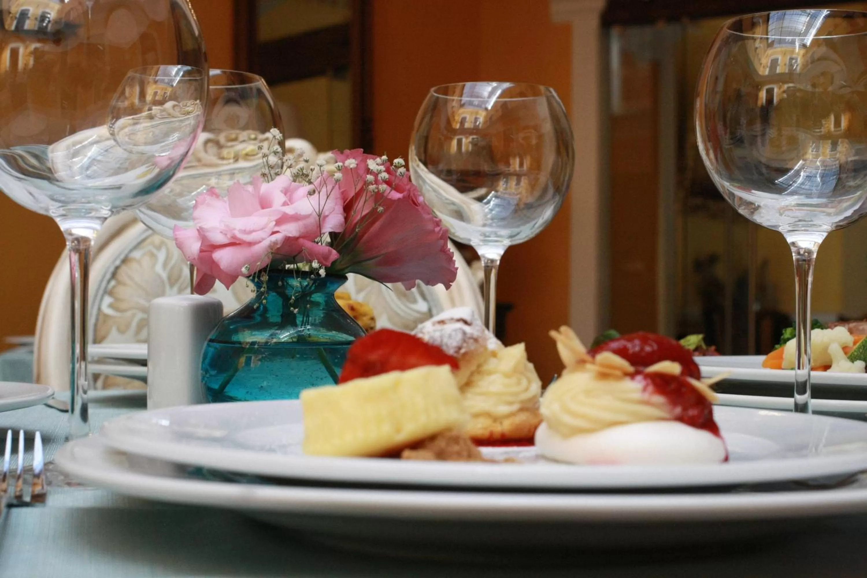 Restaurant/places to eat in Hotel Marqués del Ángel