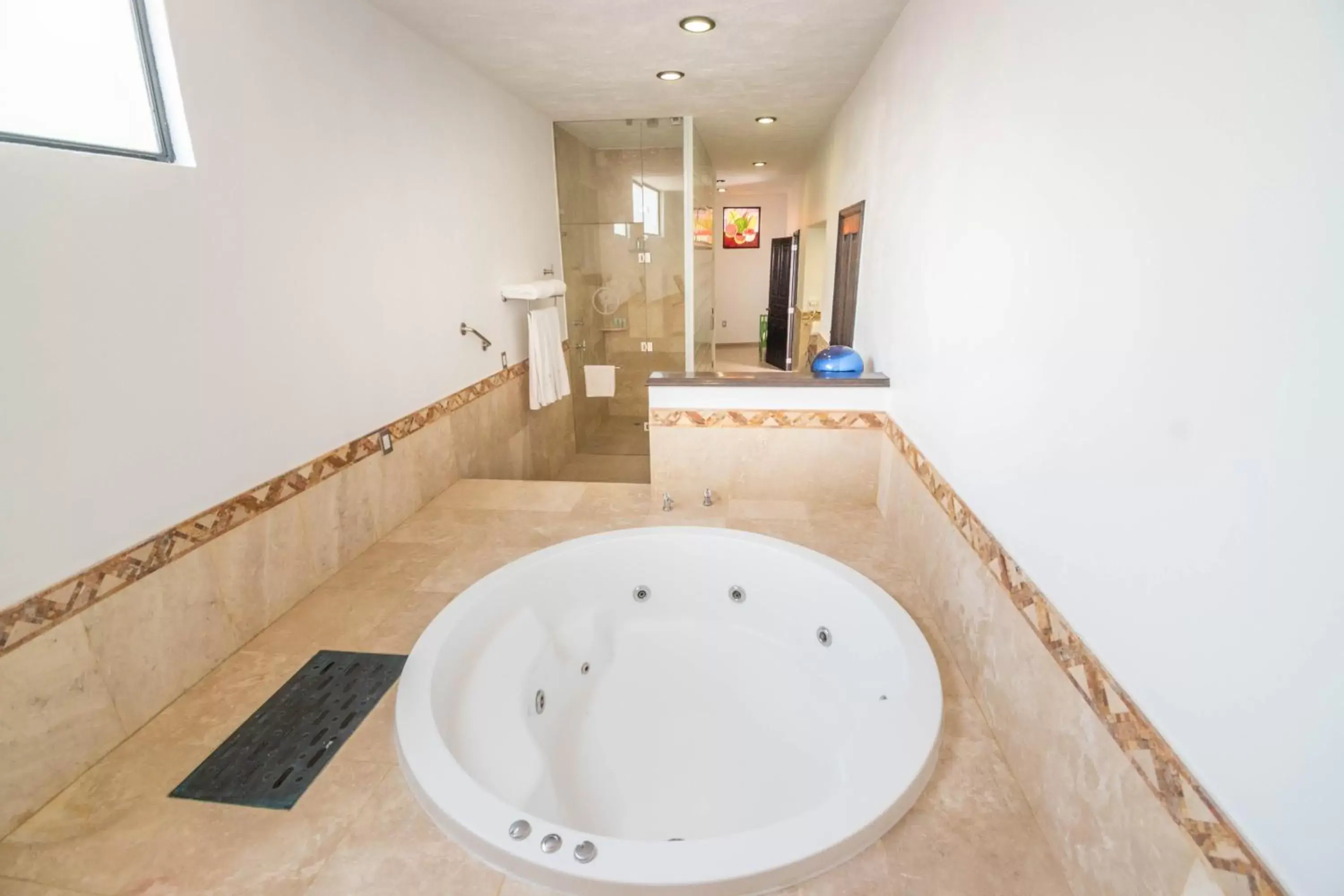 Hot Tub, Bathroom in Quinta Las Acacias Hotel Boutique