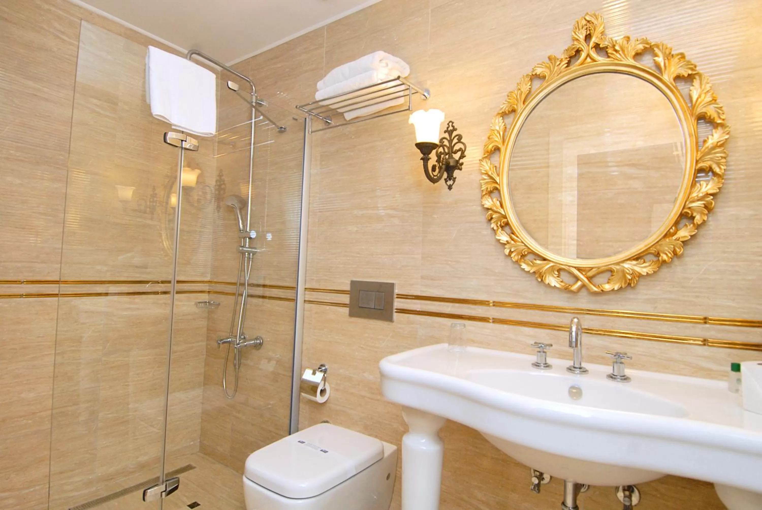 Bathroom in Aspen Hotel Kaleiçi