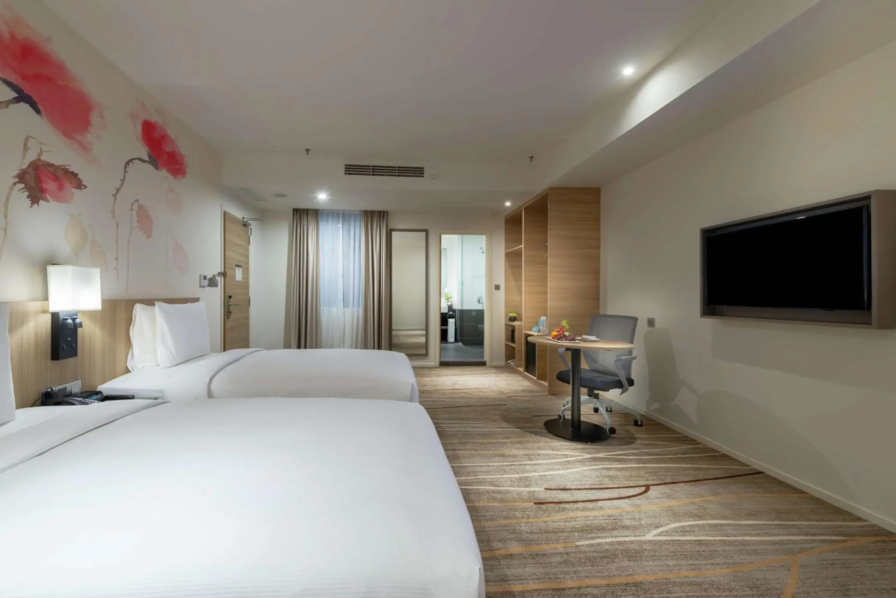 Bedroom, TV/Entertainment Center in Hilton Garden Inn Kuala Lumpur - South