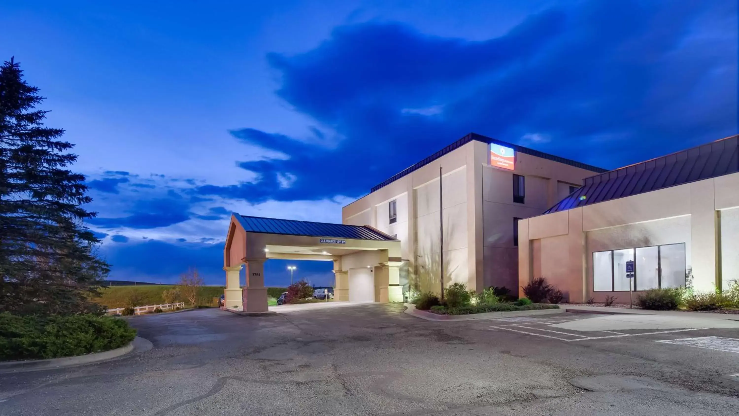 Property Building in SureStay Plus Hotel by Best Western Cheyenne