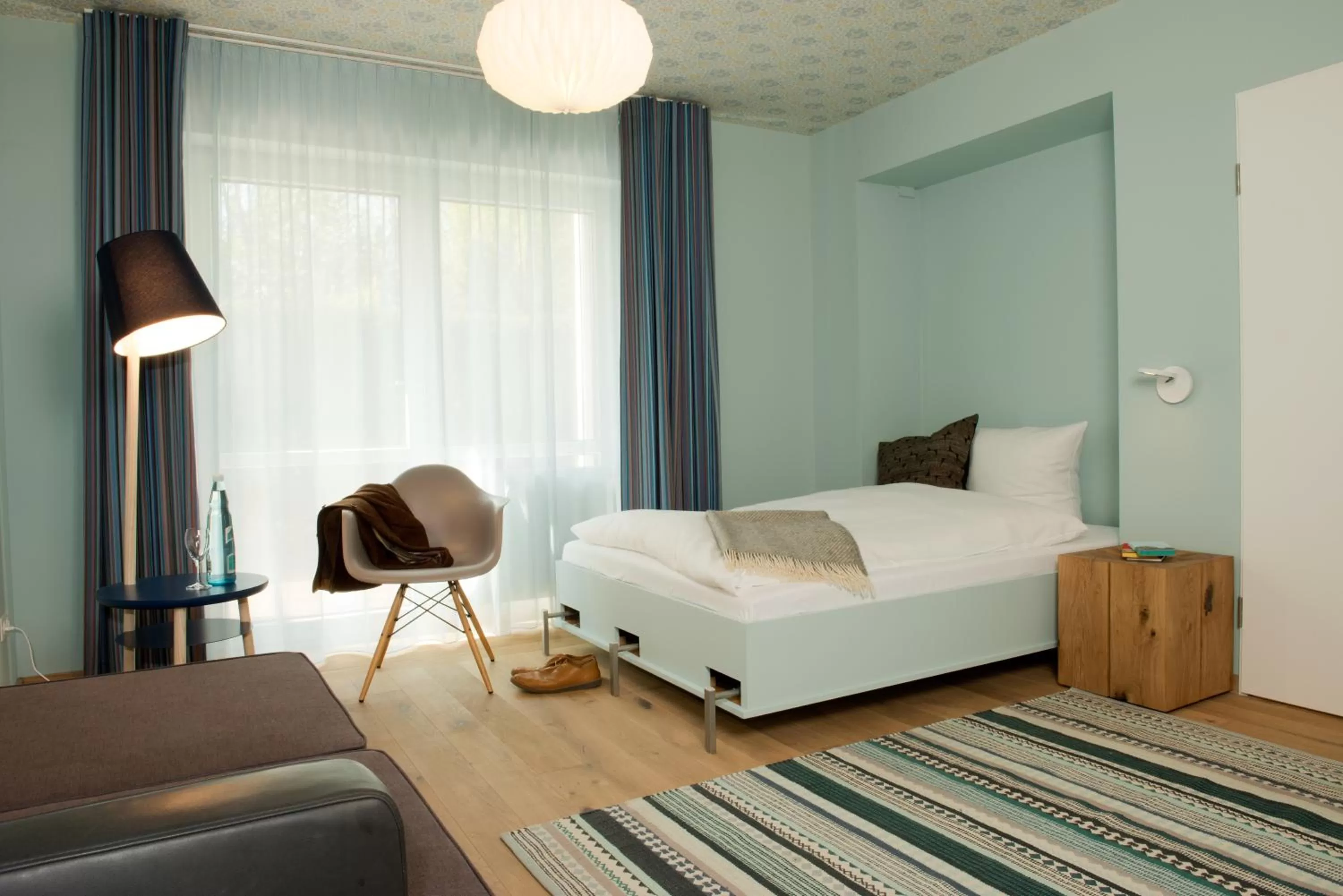 Photo of the whole room, Bed in Hotel Gude