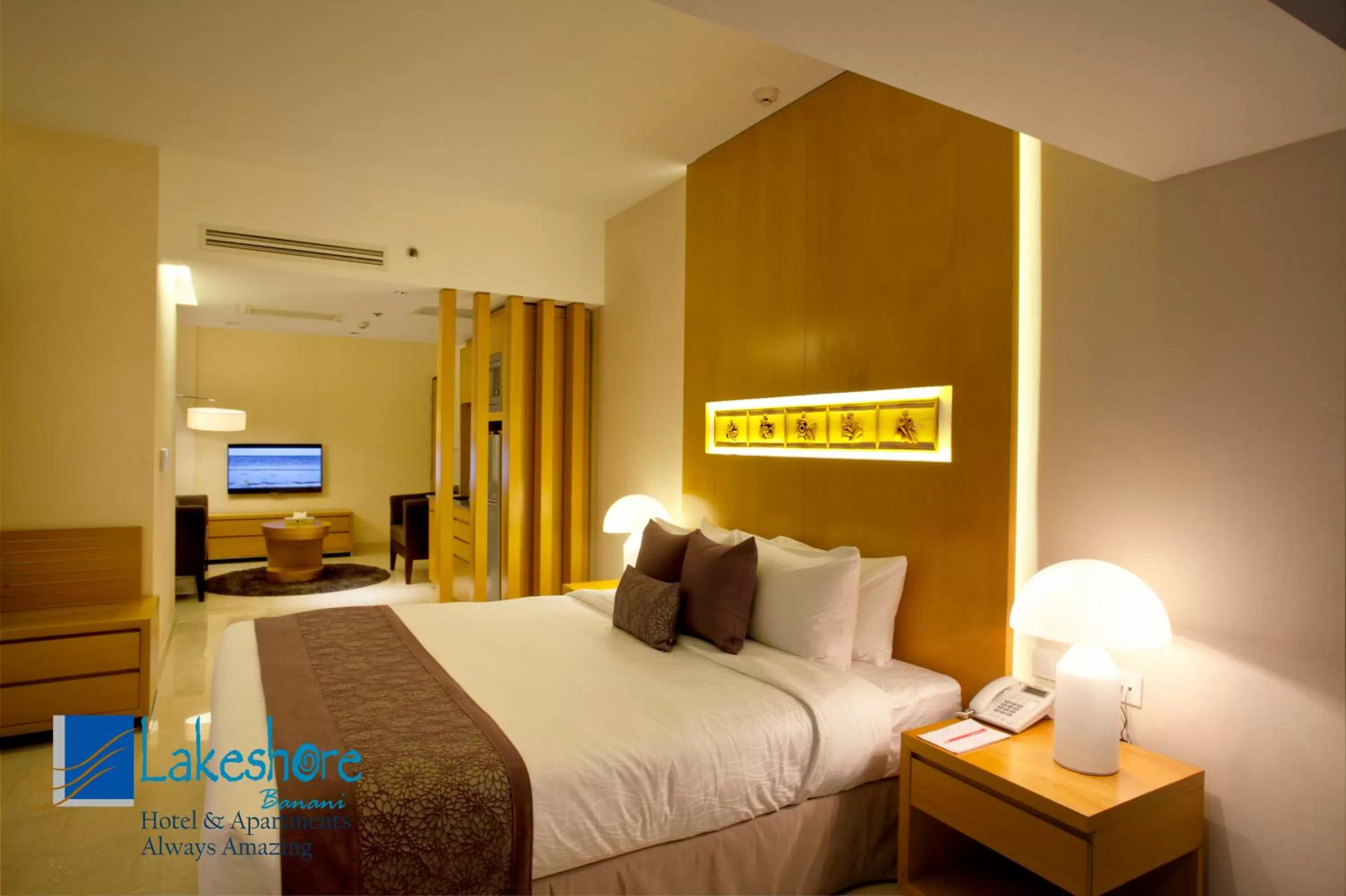 Bedroom, Bed in Lakeshore Suites, Banani
