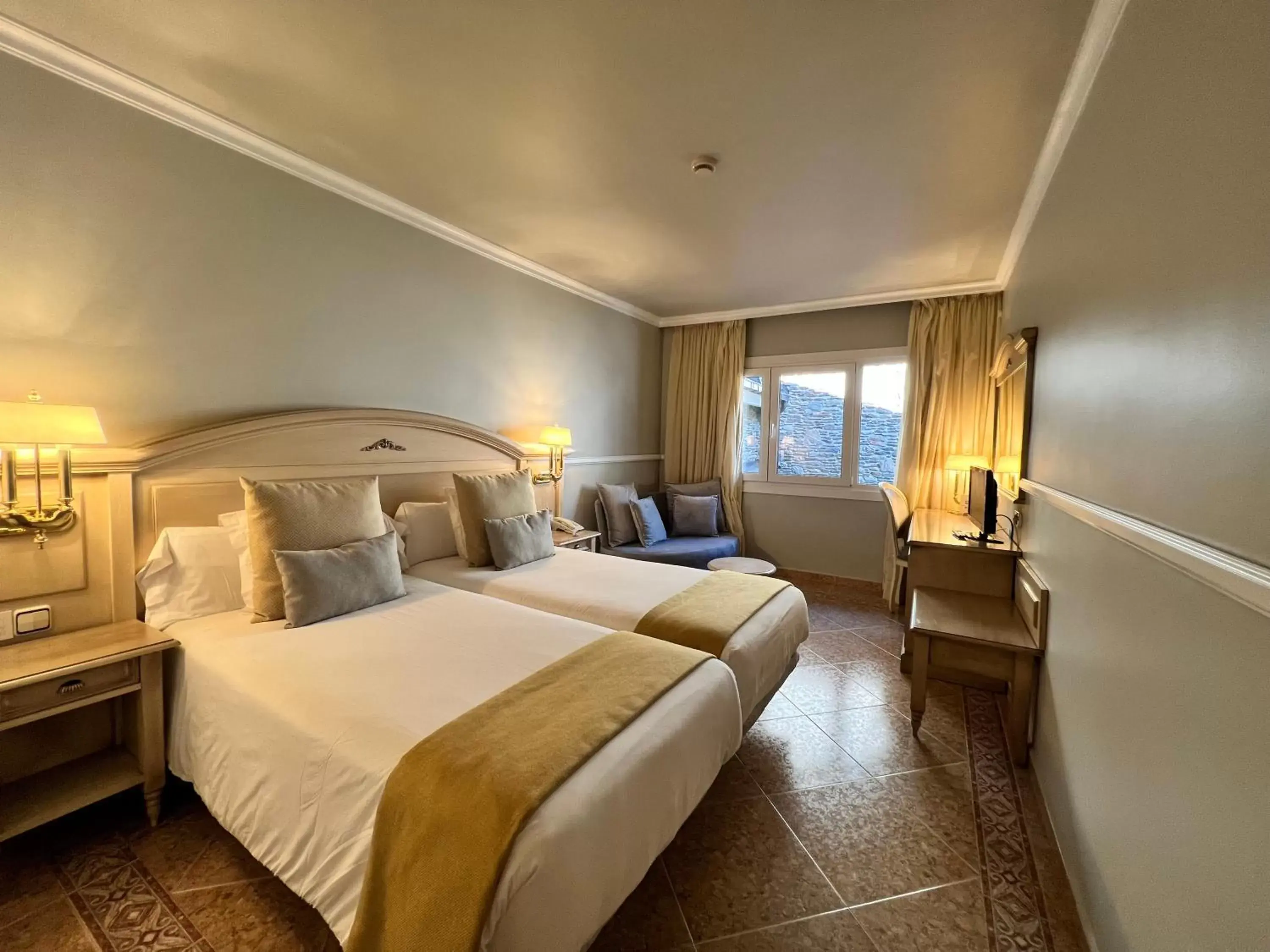 Bedroom, Bed in Hotel & SPA Bringué Bedroom, Bed in Hotel & SPA Bringué