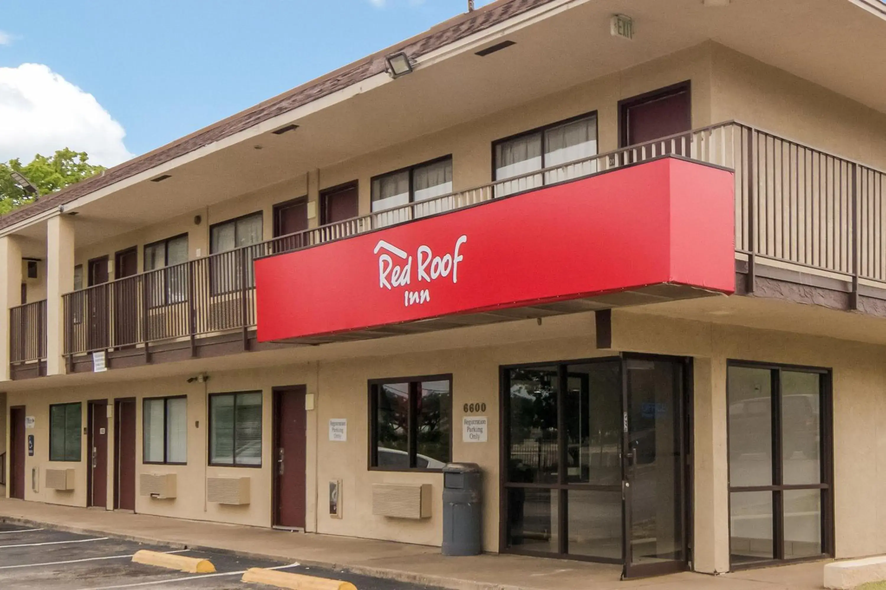 Property Building in Red Roof Inn Fort Worth South