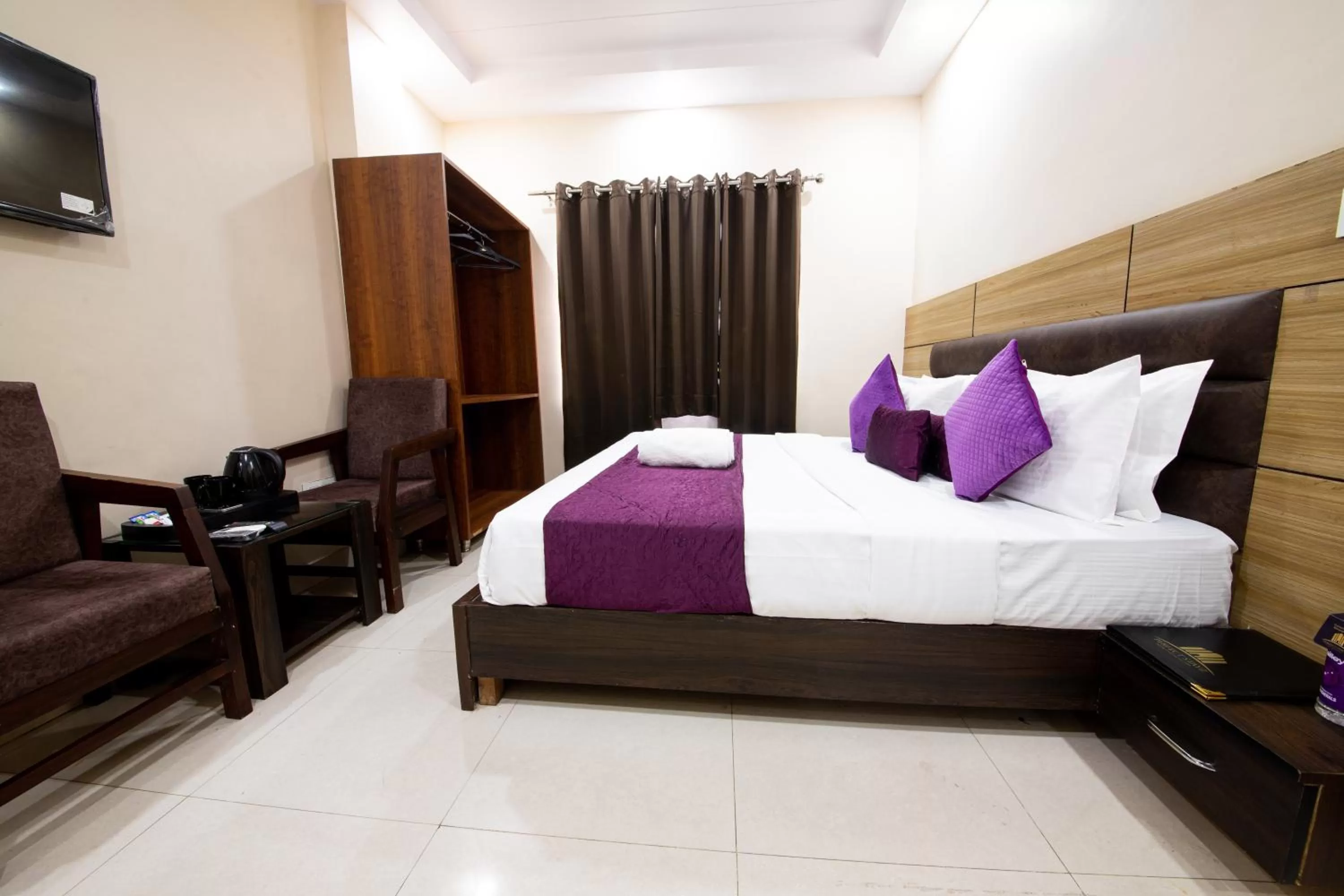 Bed in Perfect Stayz Dwarkesh - Hotel Near Haridwar Railway station
