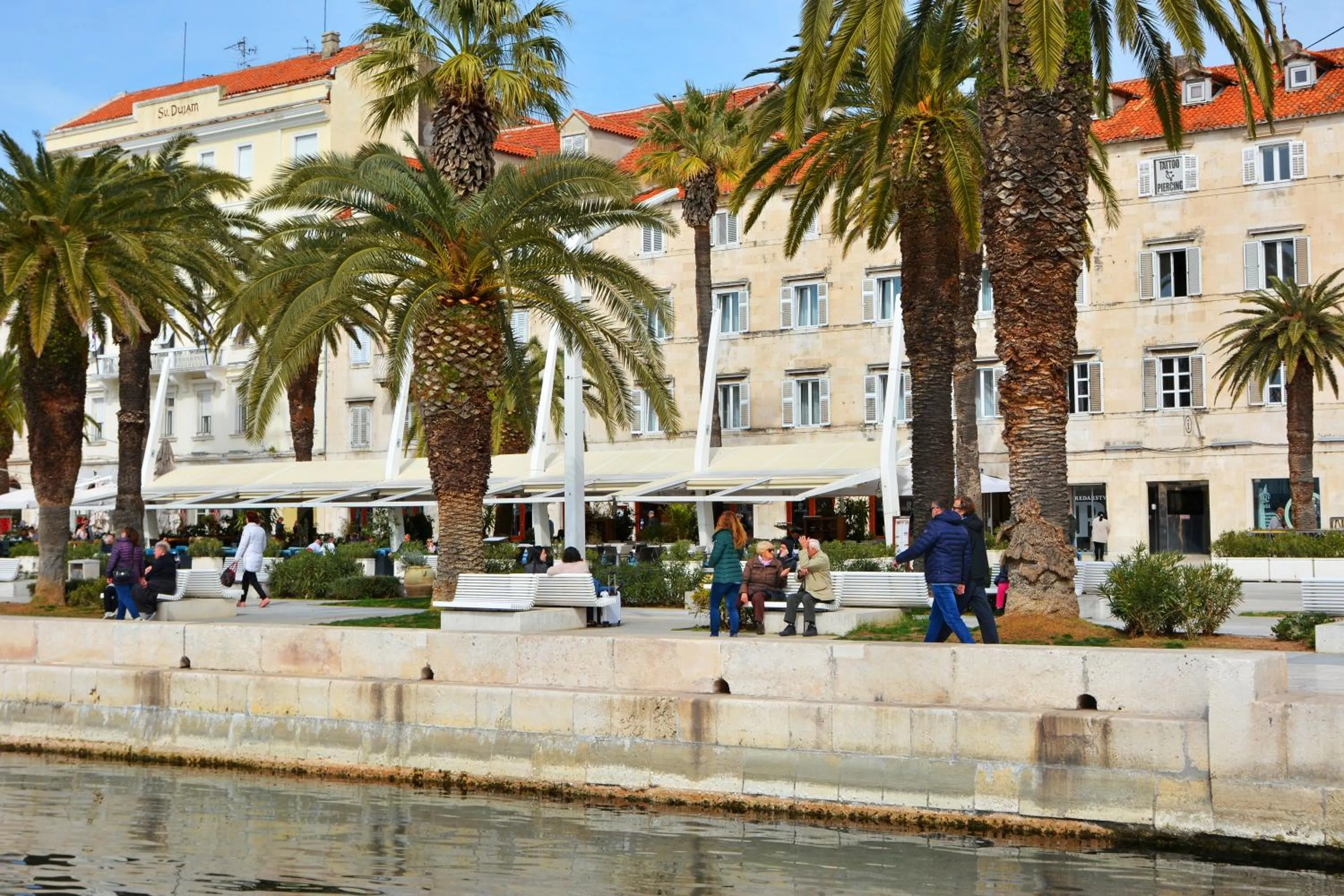 Property building in Hotel Adriana