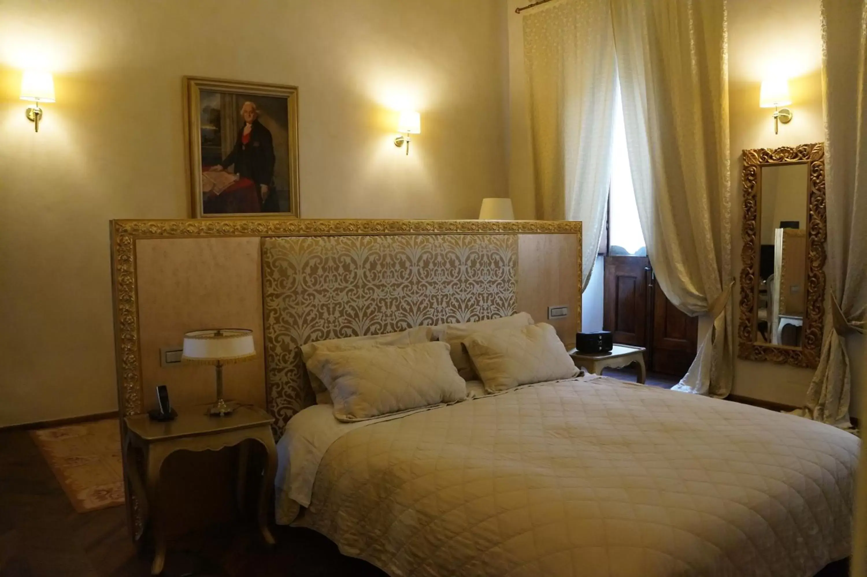 Photo of the whole room, Bed in Palazzo Carletti