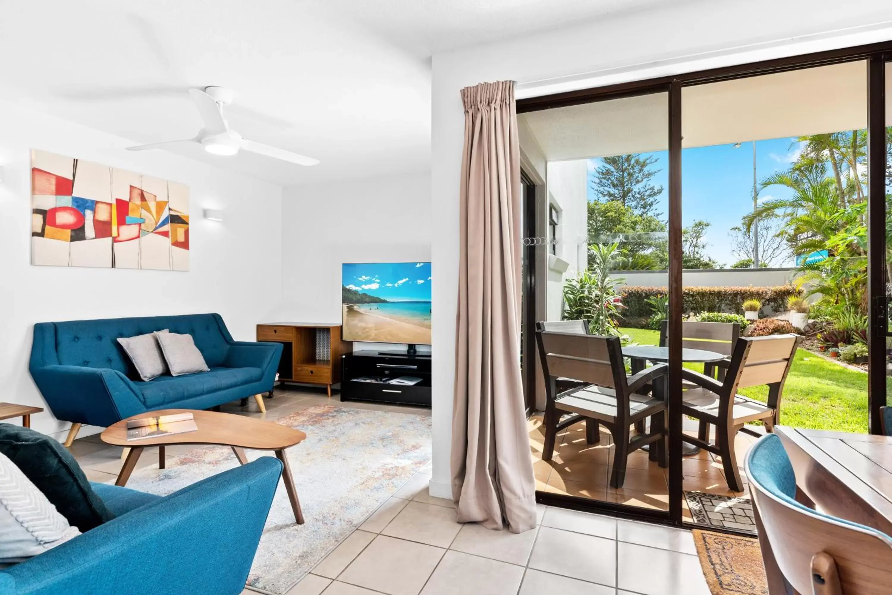 View (from property/room), Seating Area in Windward Apartments