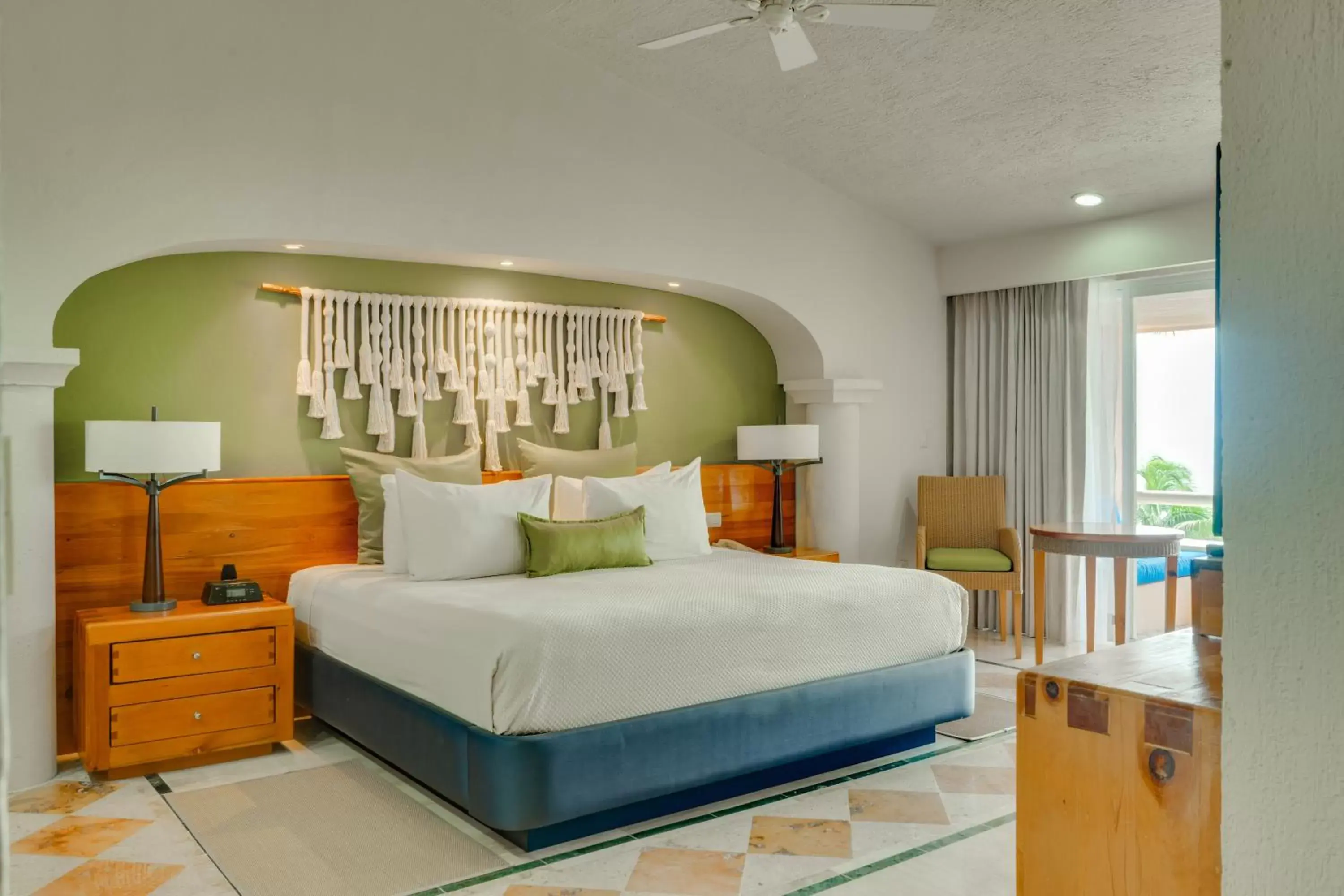 Bed in Puerto Aventuras Hotel & Beach Club