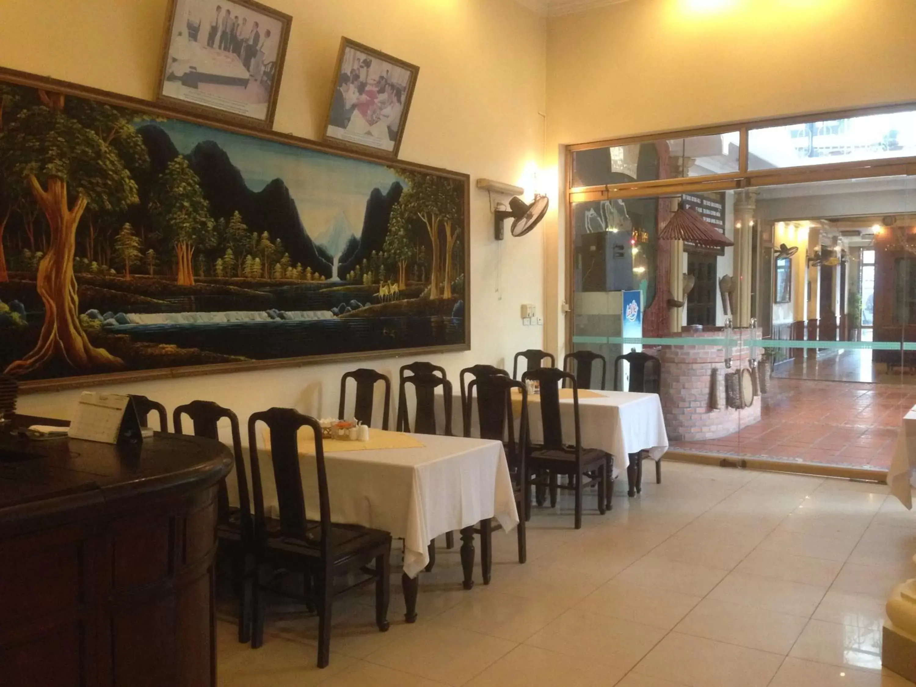 Restaurant/Places to Eat in Thuy Anh Hotel