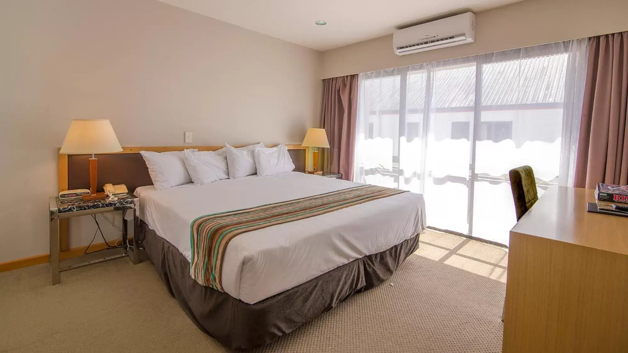 Day, Bed in Paihia Pacific Resort Hotel