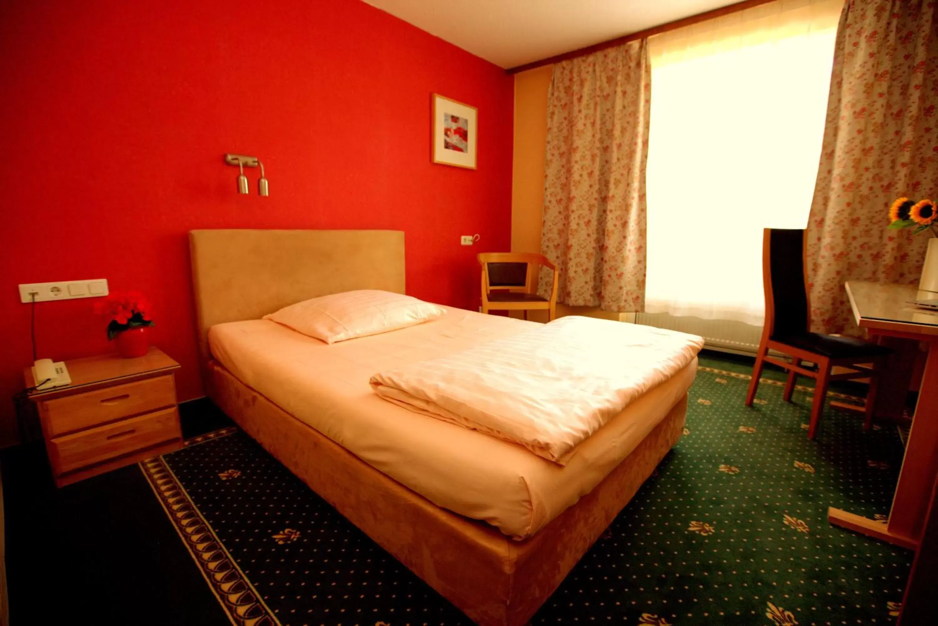 Bed in Airport Hotel Walldorf