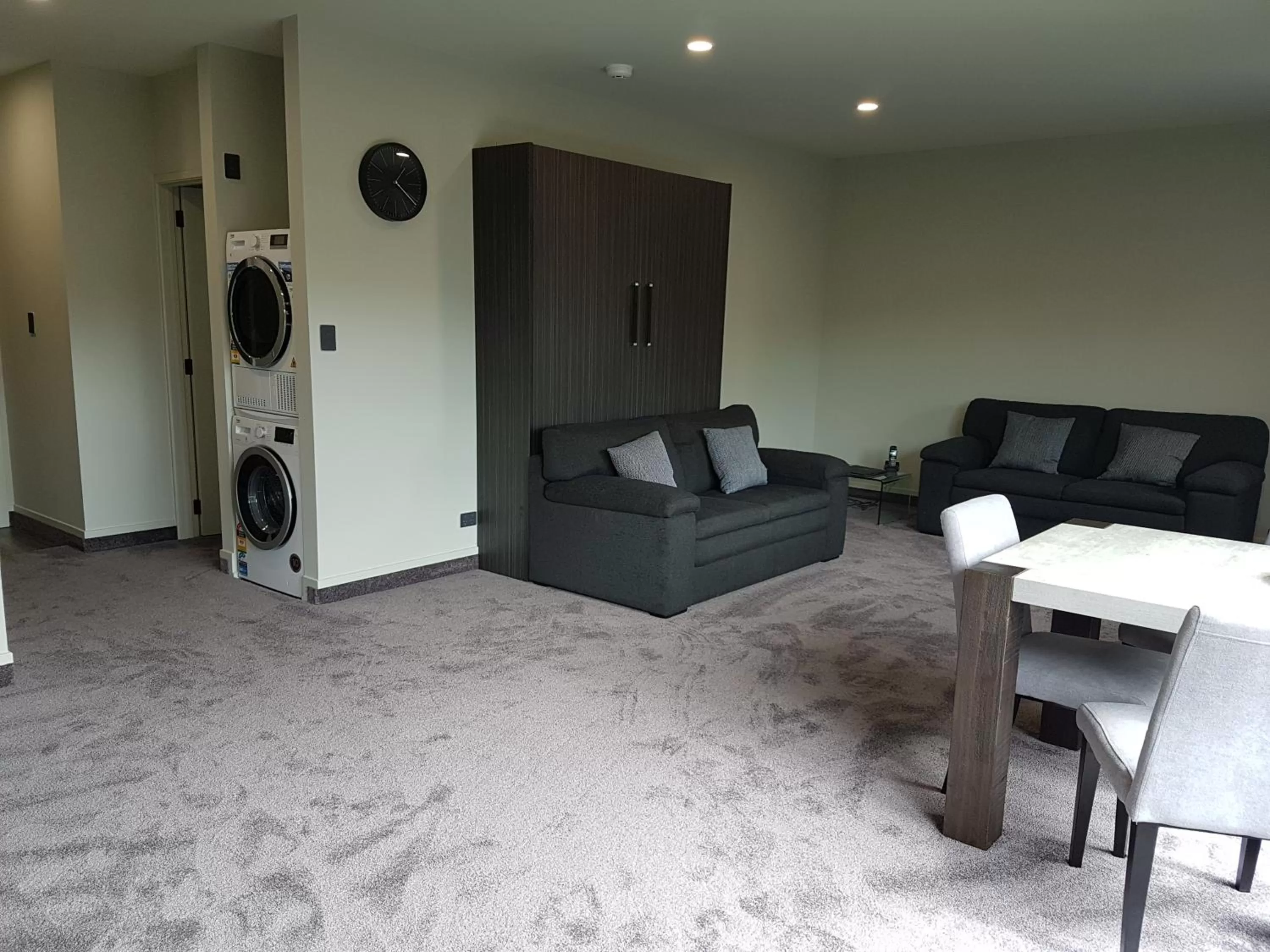 Seating area in Kings On Peace