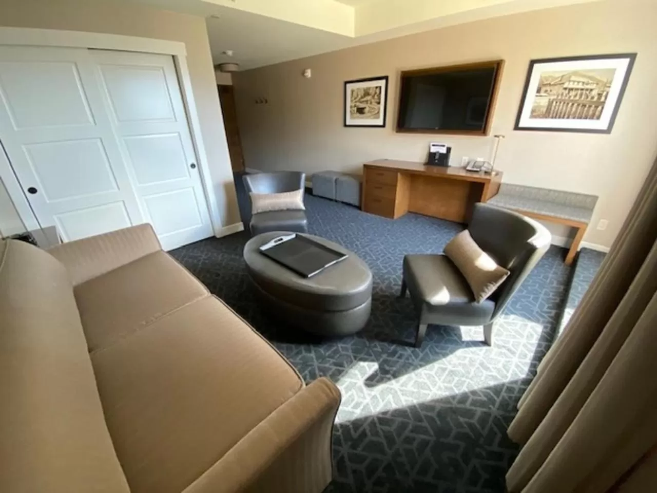 TV and multimedia in The Malcolm Hotel