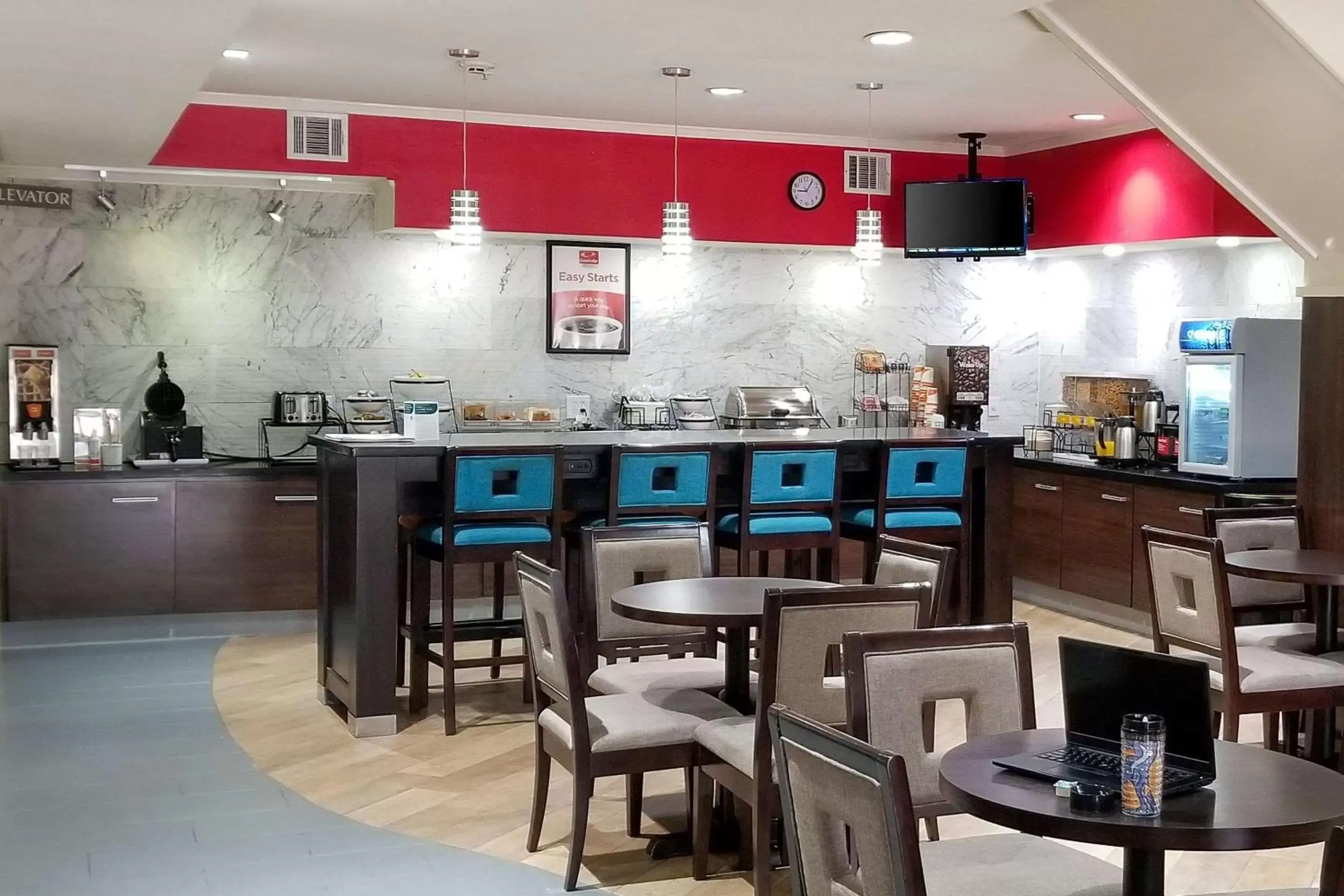 Restaurant/Places to Eat in Econo Lodge Inn & Suites East
