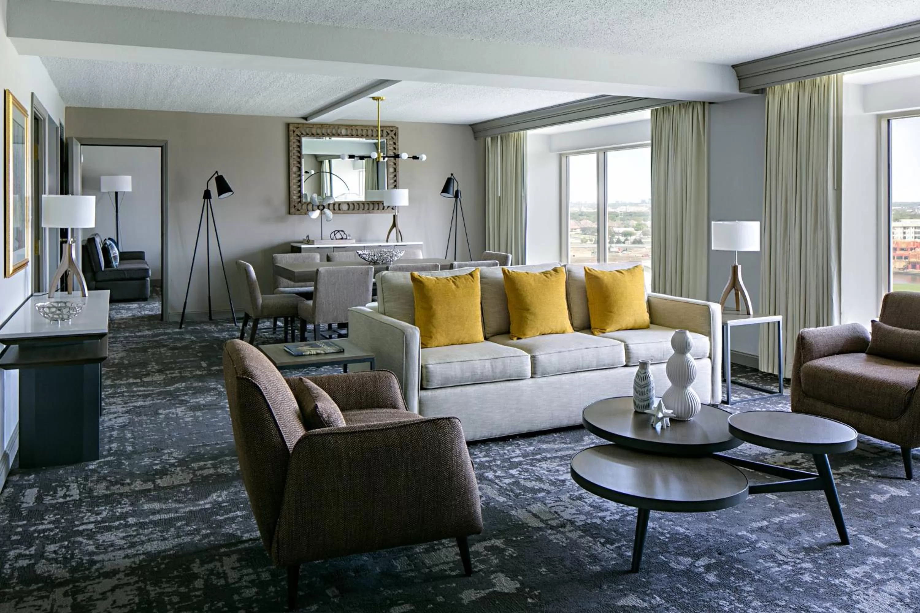Living room in Marriott Dallas Las Colinas