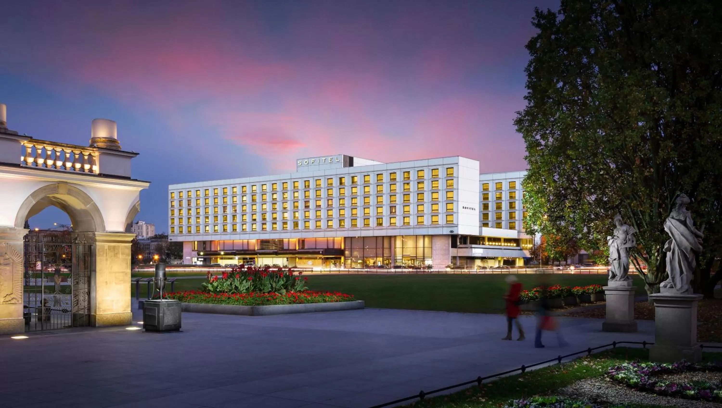 Facade/entrance in Sofitel Warsaw Victoria
