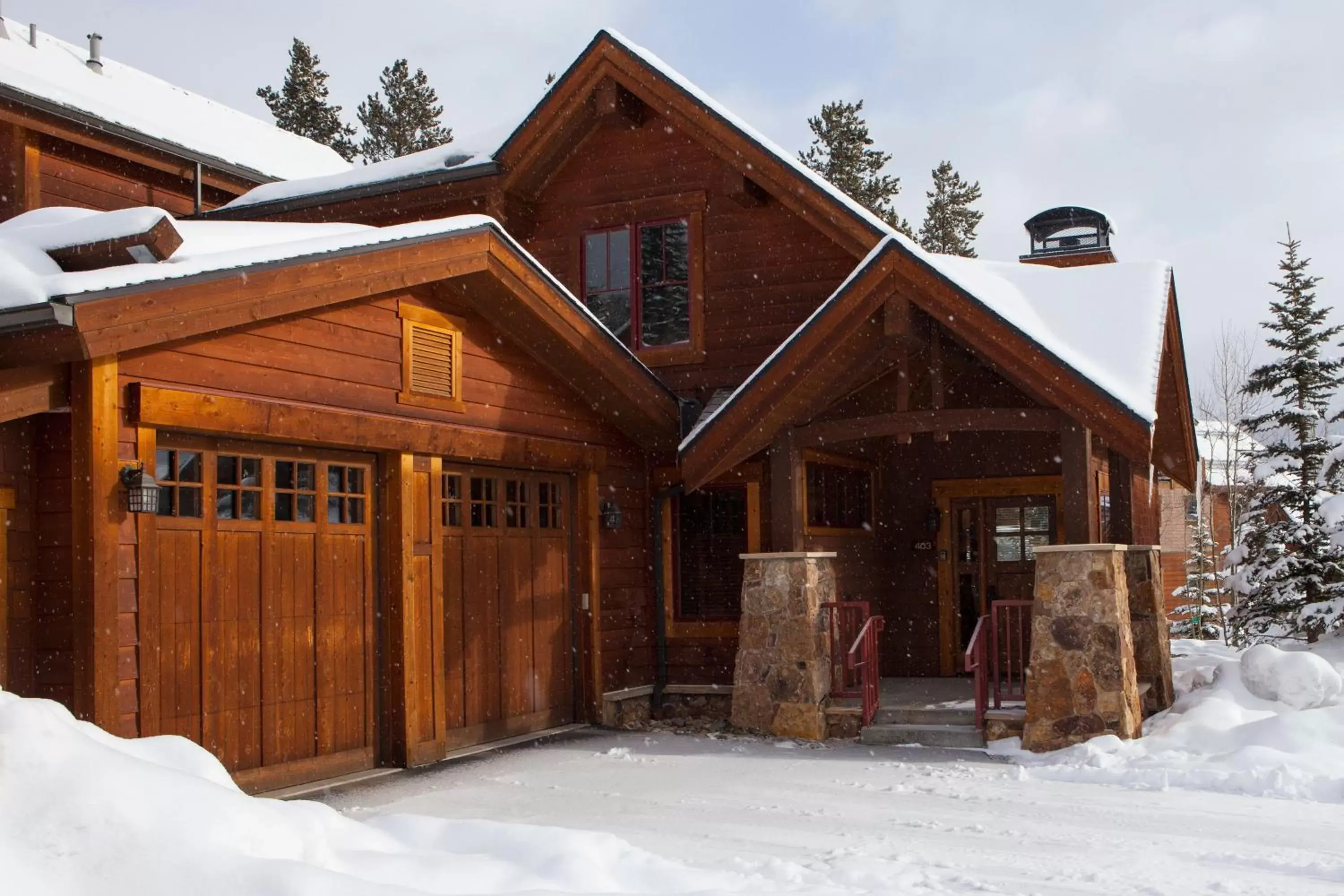 Facade/entrance, Winter in Mountain Thunder Lodge