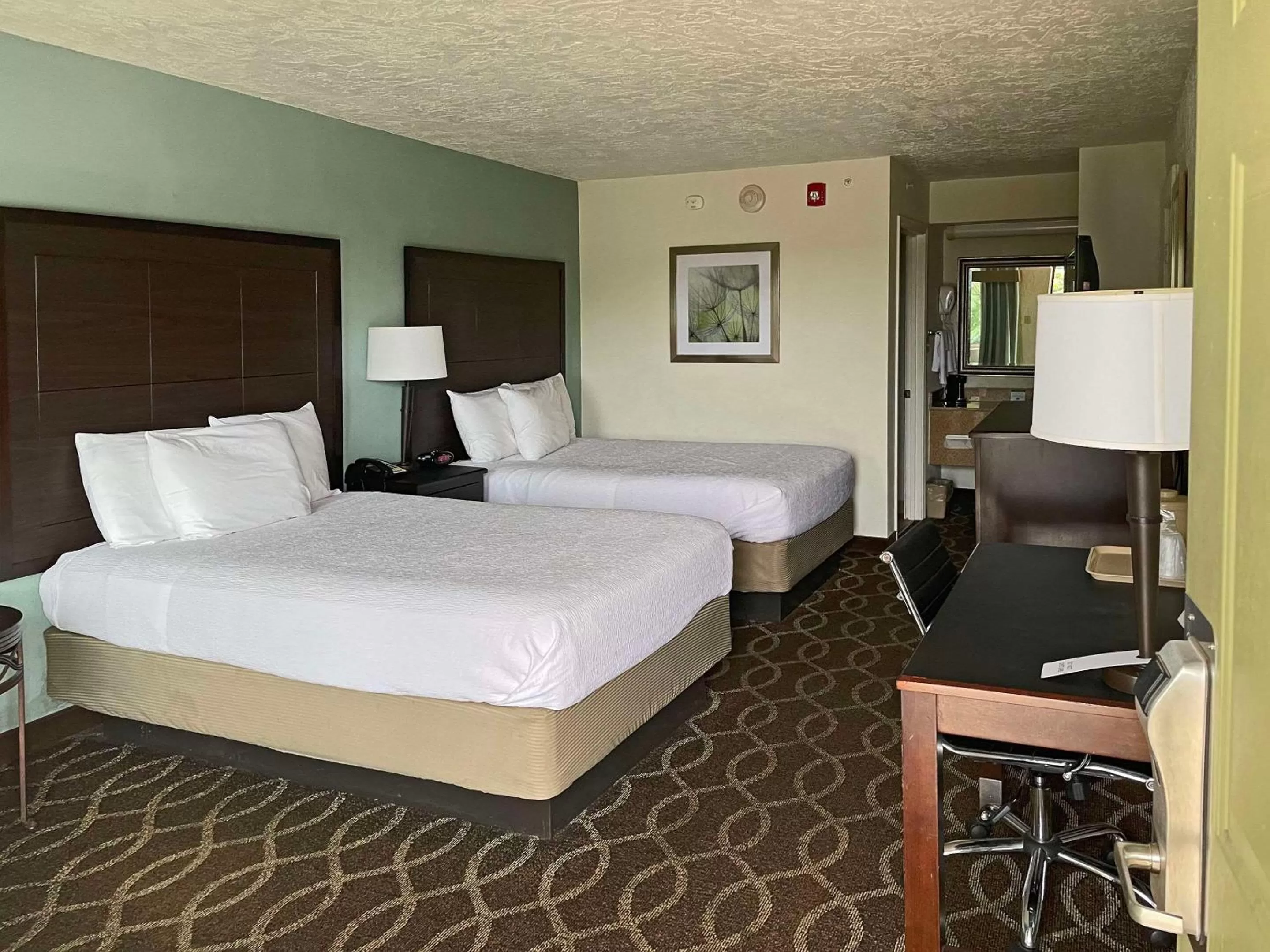 Bedroom, Bed in Quality Inn Clinton North