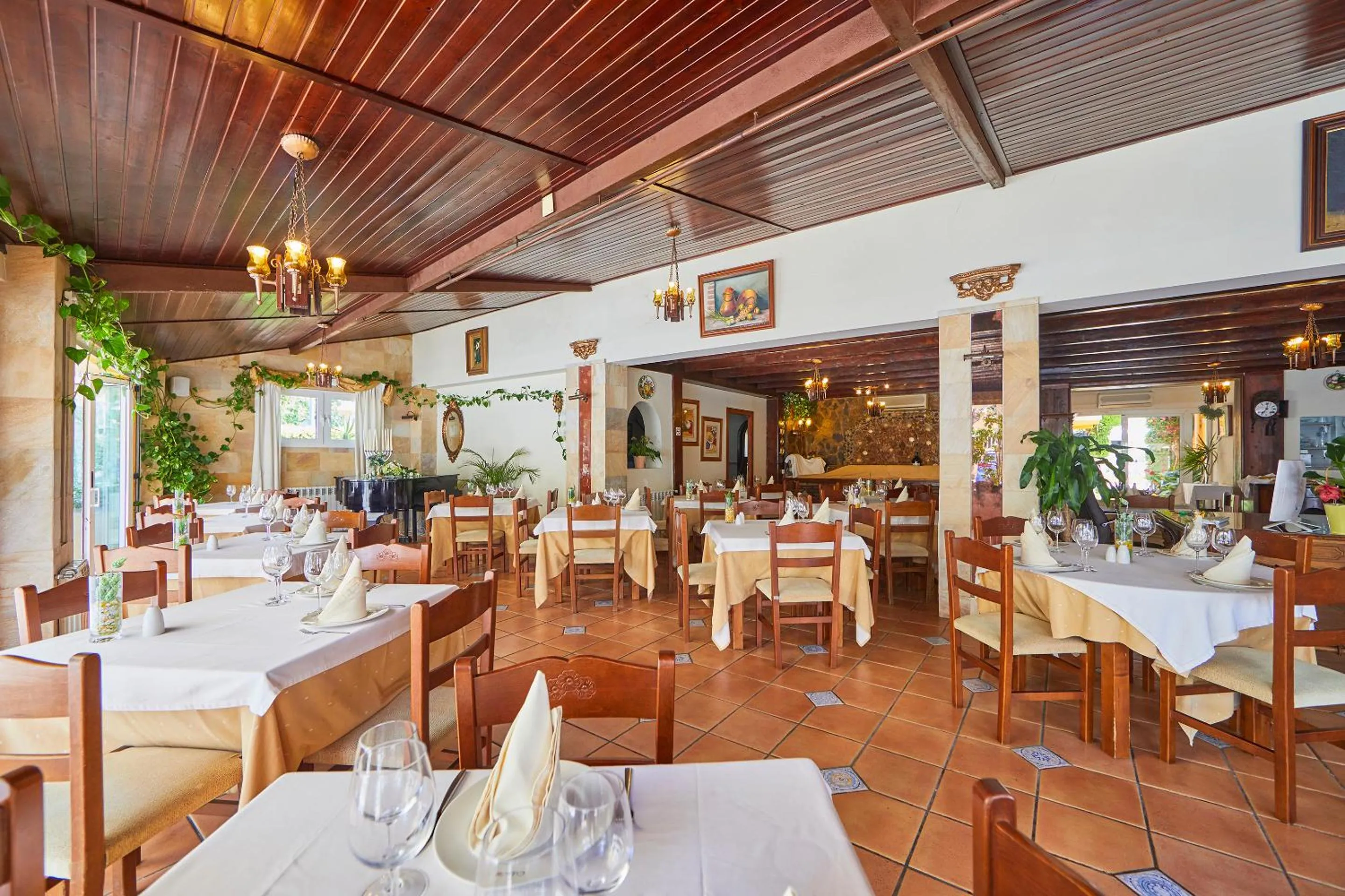 Restaurant/places to eat in Hotel Cupidor