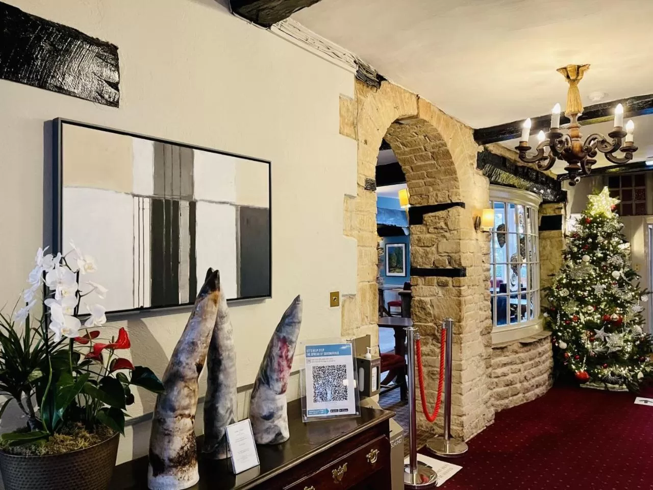 Facade/entrance in Macdonald Bear Hotel