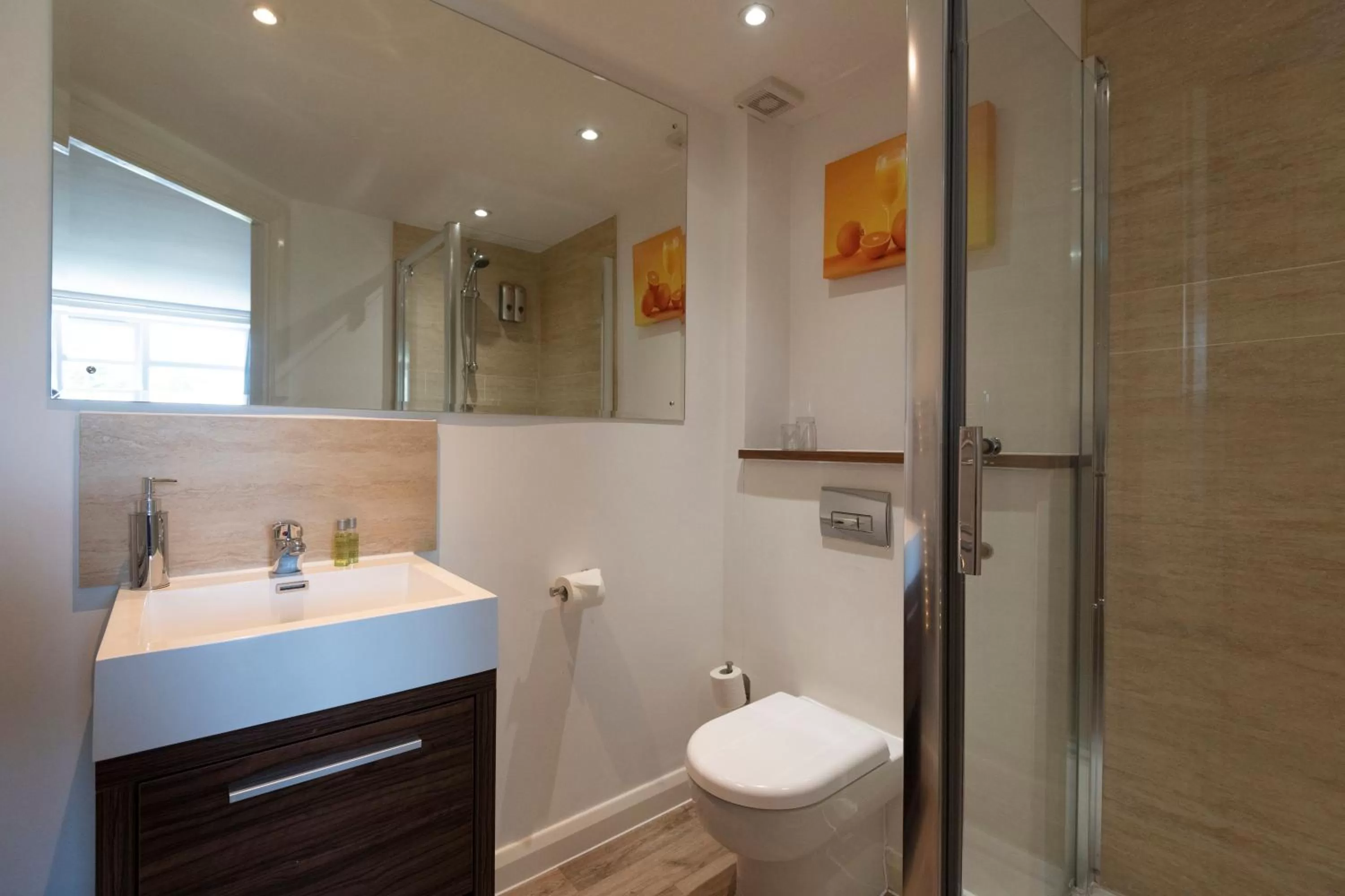 Bathroom in The Limes Country Lodge Hotel & Admiral Restaurant