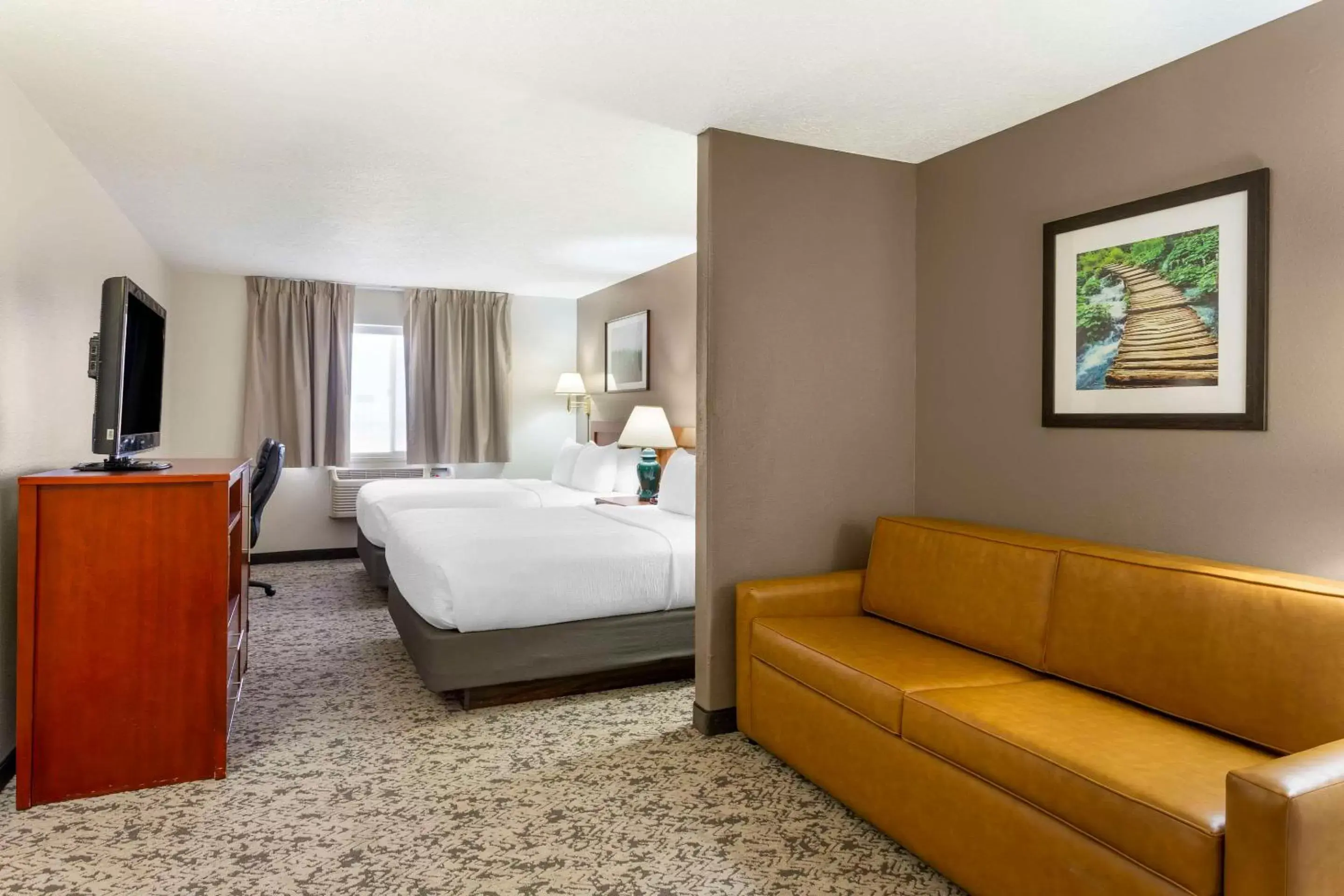 Bedroom, Seating Area in Quality Inn & Suites Fillmore I-15