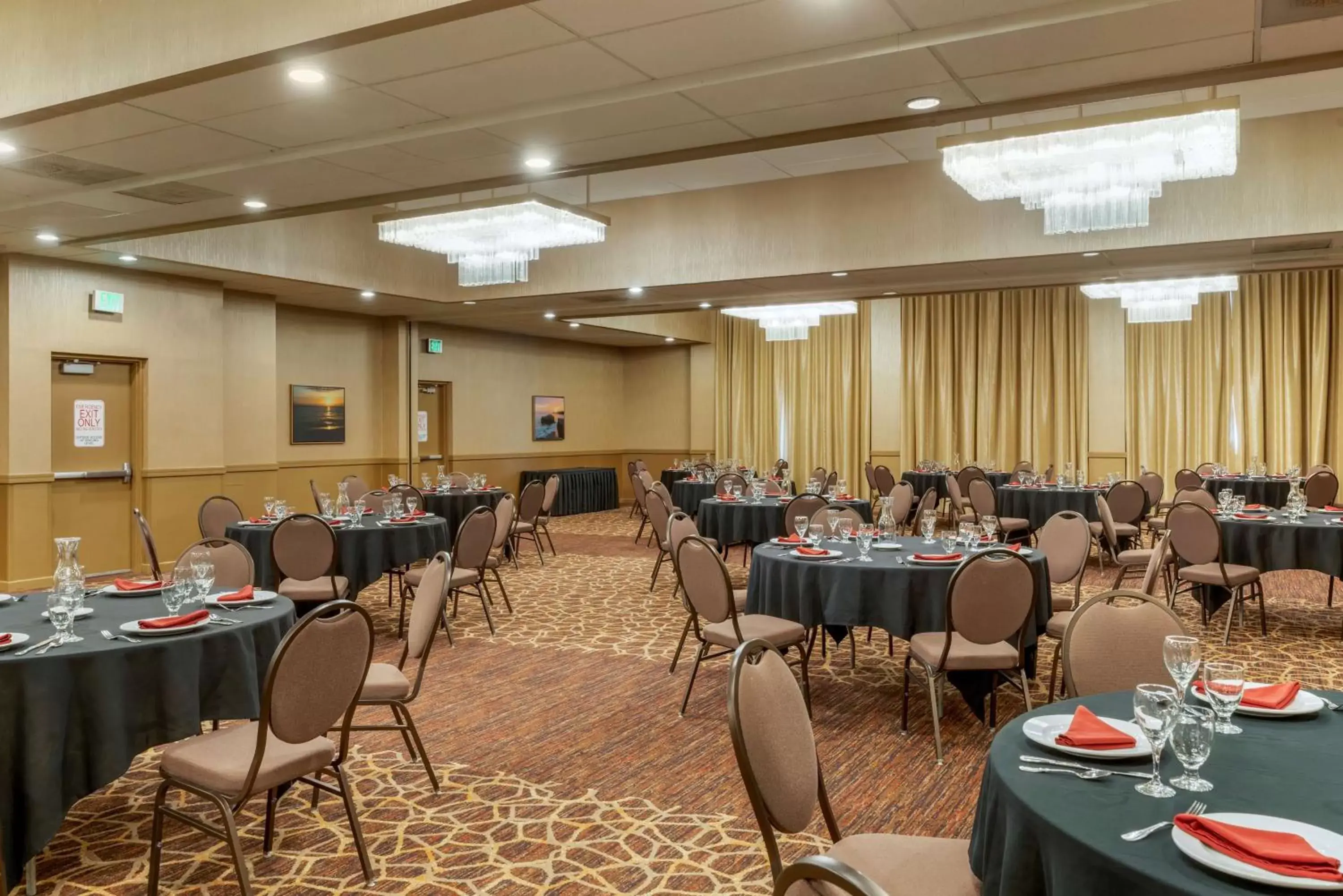 Meeting/conference room in Best Western Plus Ocean View Resort Meeting/conference room in Best Western Plus Ocean View Resort