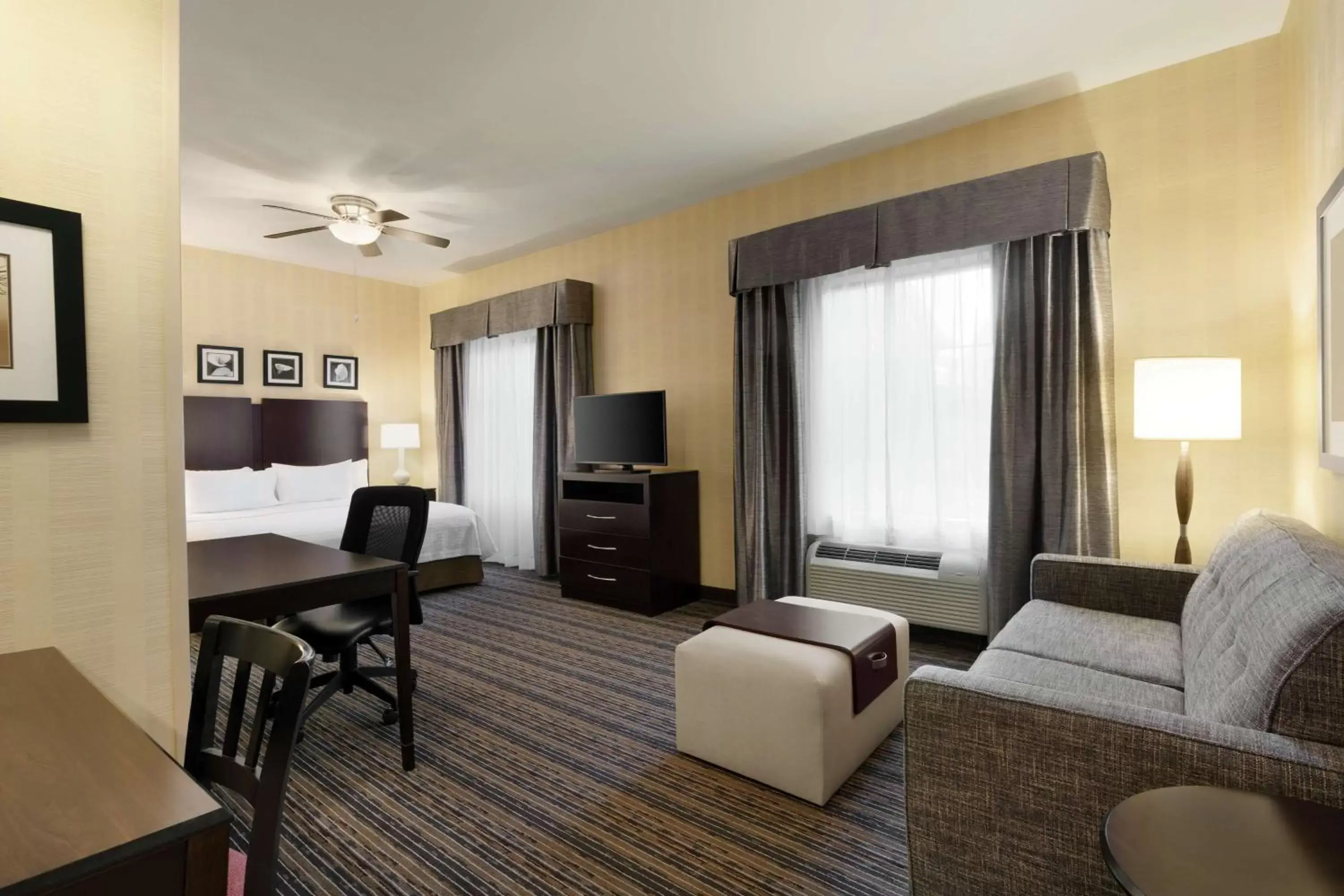 Bedroom, Seating Area in Homewood Suites by Hilton Newtown - Langhorne, PA