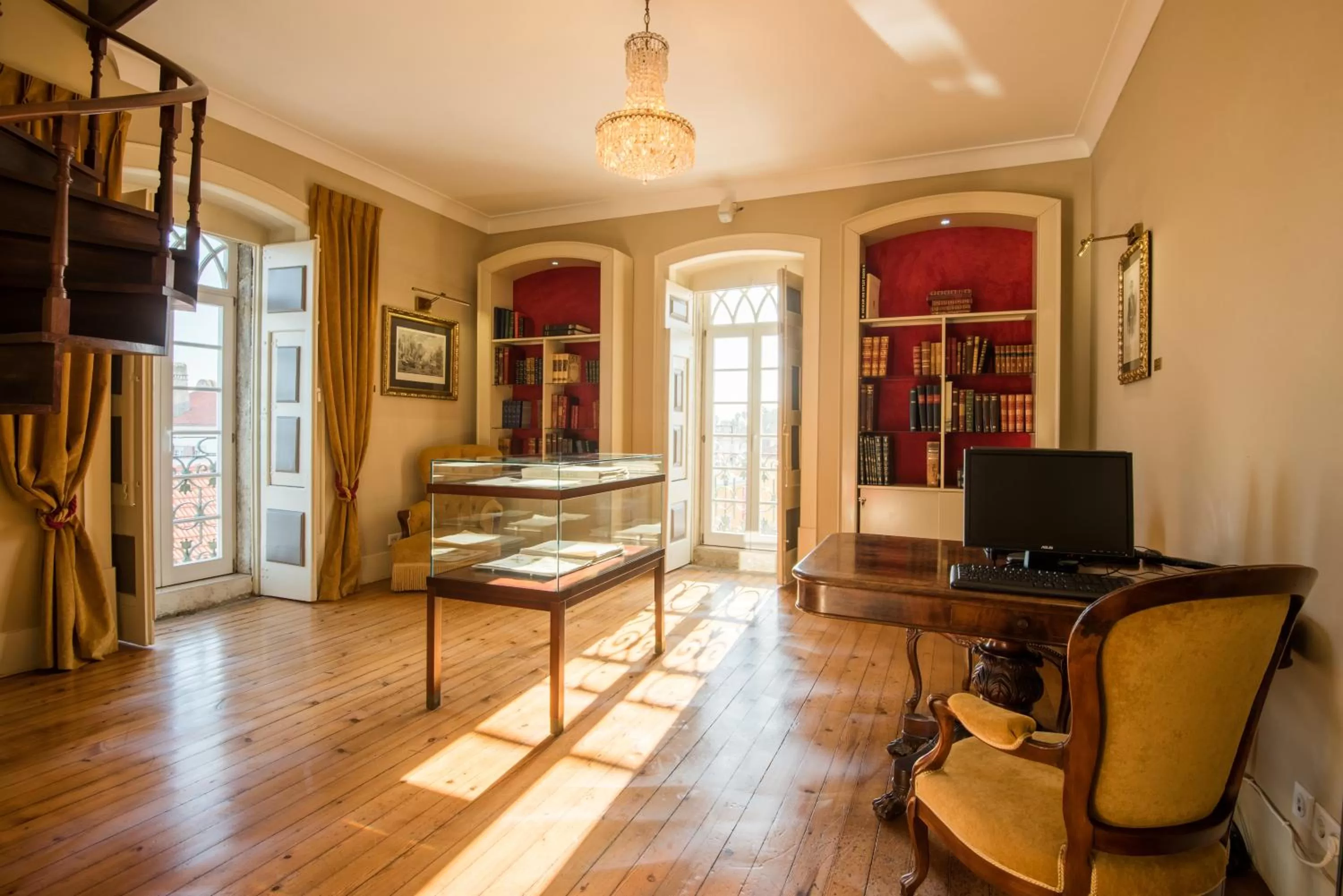 Library in Vila Gale Collection Palácio dos Arcos