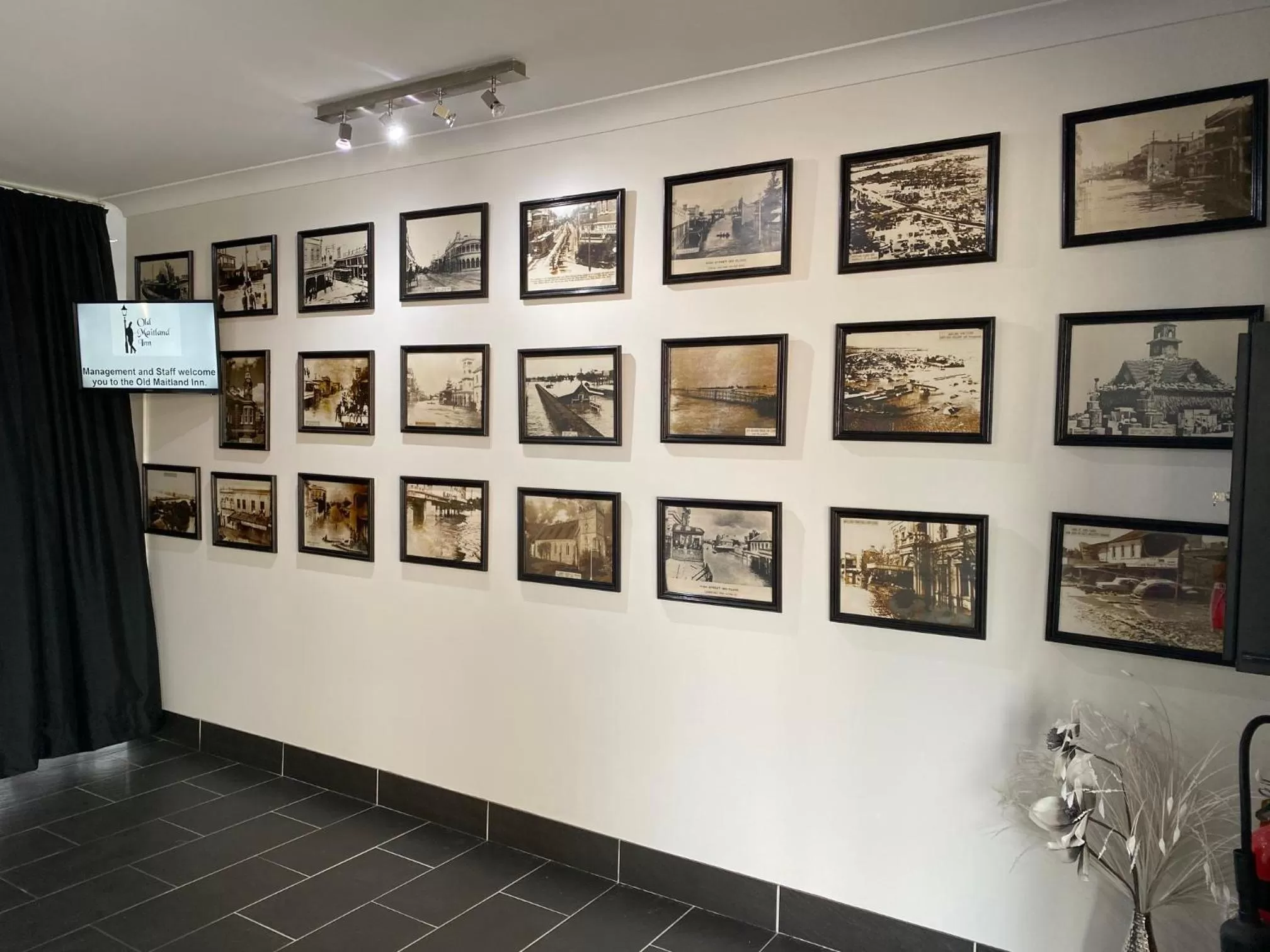 Lobby or reception in Old Maitland Inn - Rutherford