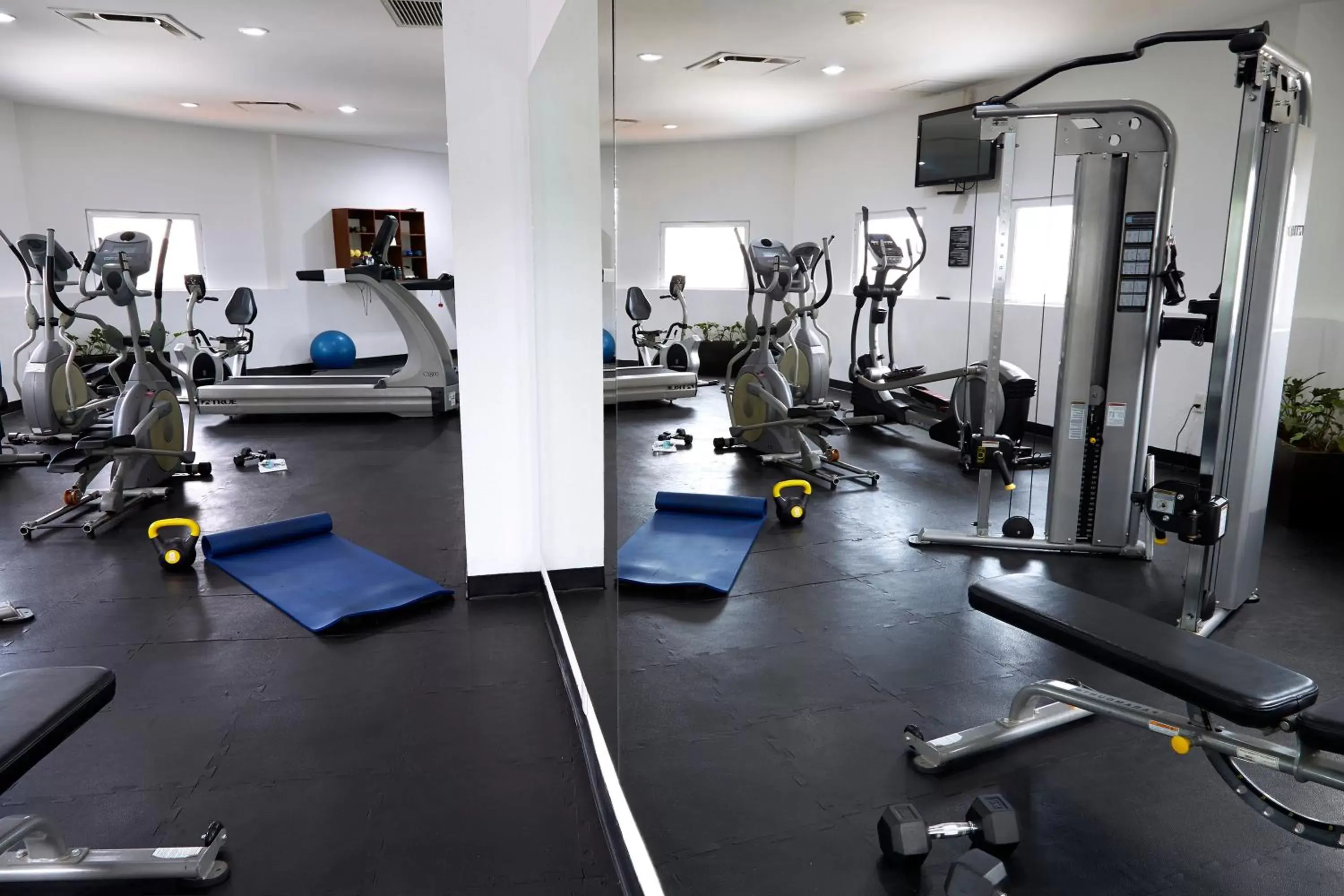 Fitness centre/facilities, Fitness Center/Facilities in Ejecutivo Express Guadalajara Providencia - Av México