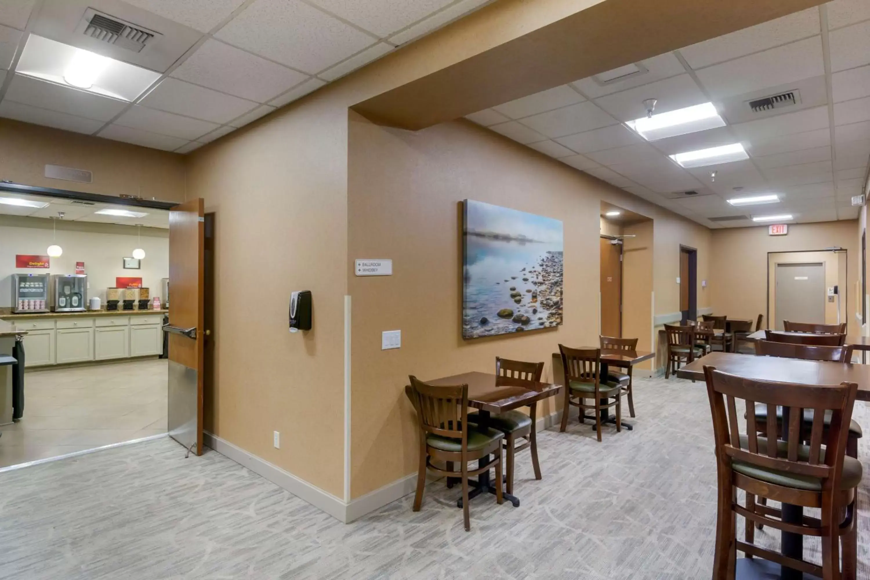 Breakfast, Restaurant/Places to Eat in Best Western Plus Oak Harbor Hotel and Conference Center