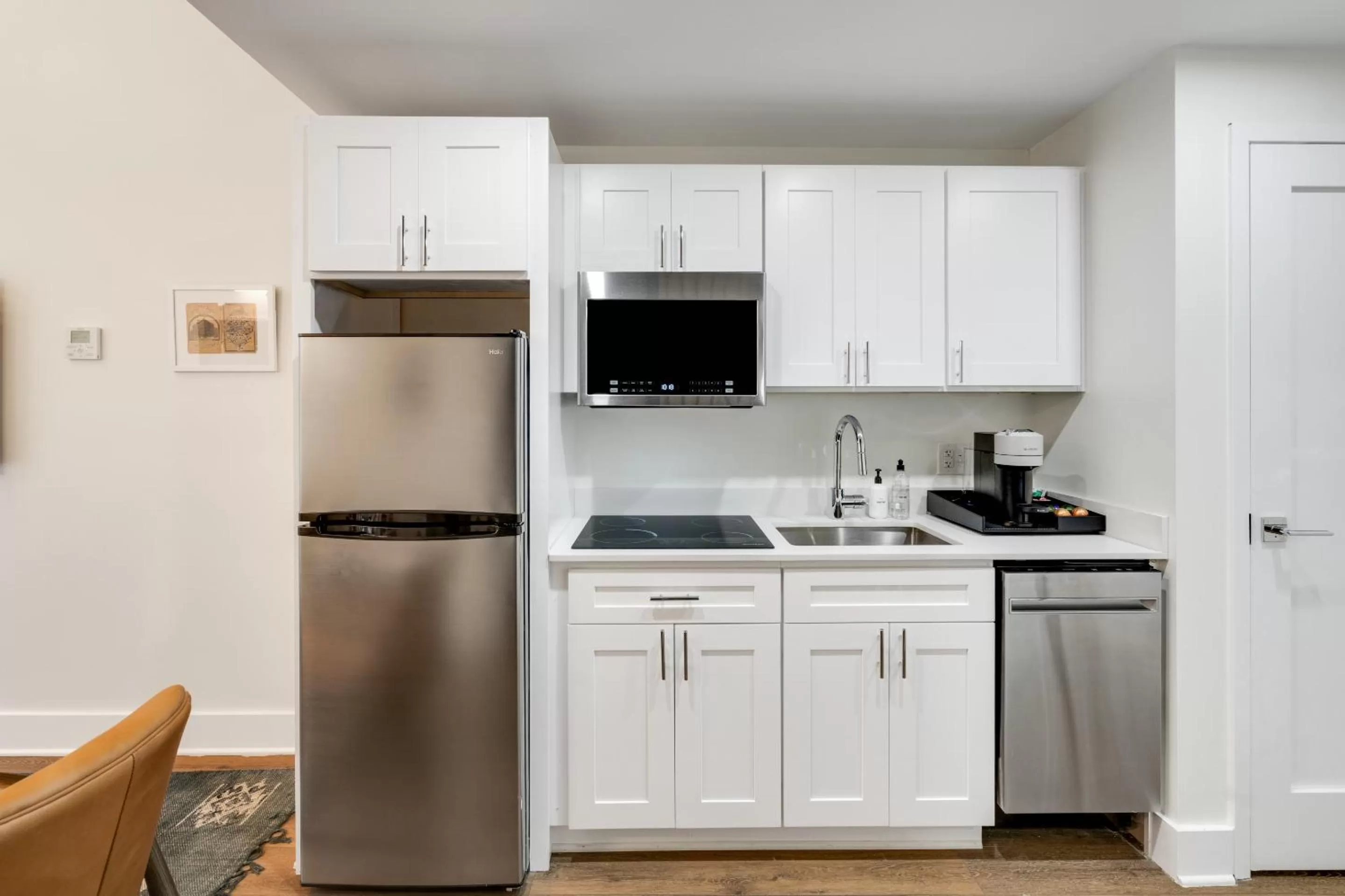 Coffee/tea facilities in The Ledger Residences by Sosuite - Old City