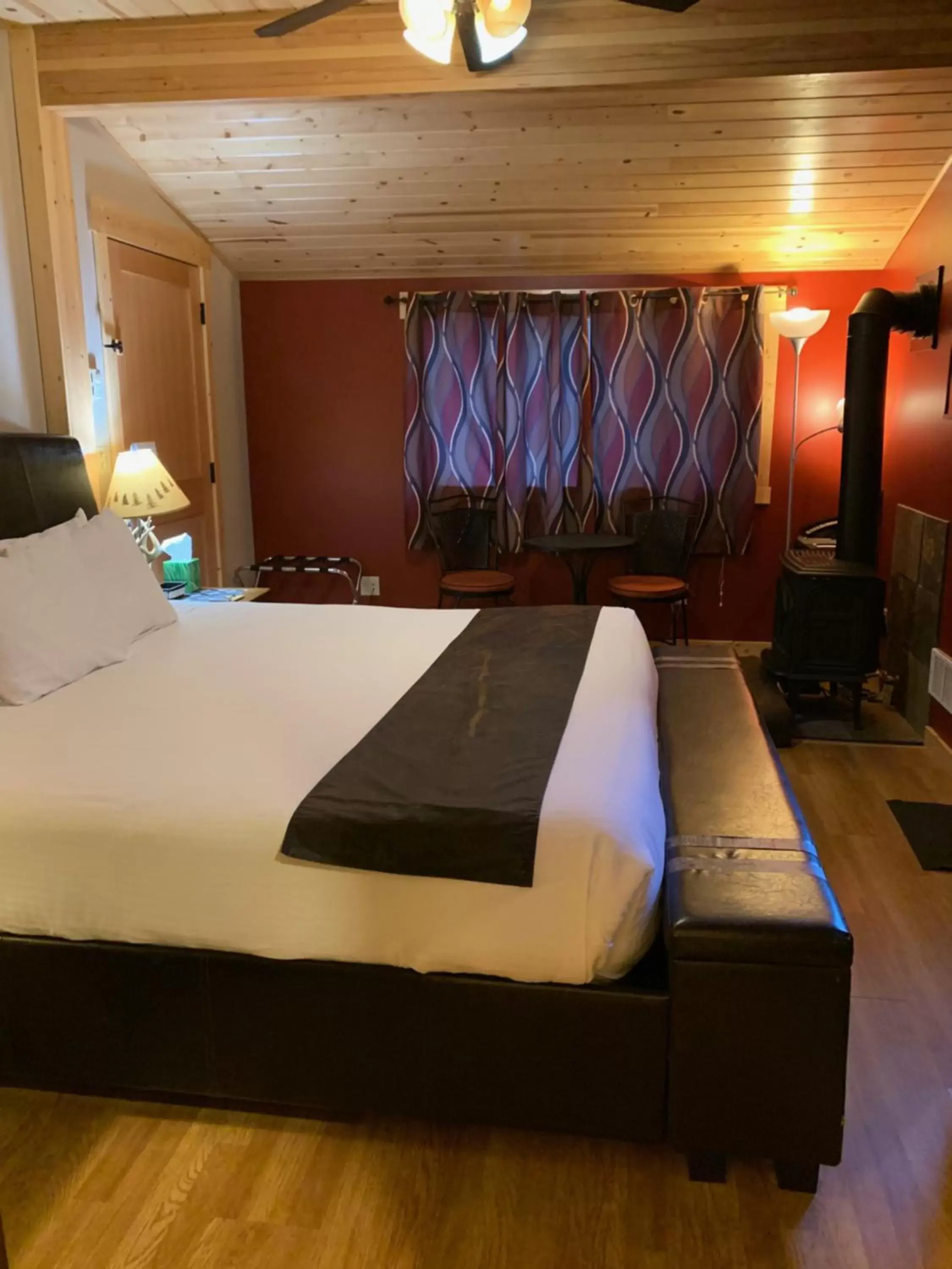 Pet Friendly Room # 1 in Twisp River Suites Pet Friendly Room # 1 in Twisp River Suites